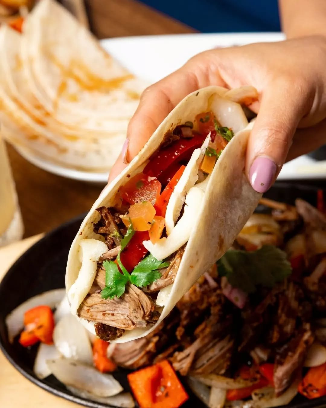 Wrap it, stack it, or devour it as is. 🥩🔥 Freshly chargrilled Angus beef fajitas are here to ignite your taste buds!