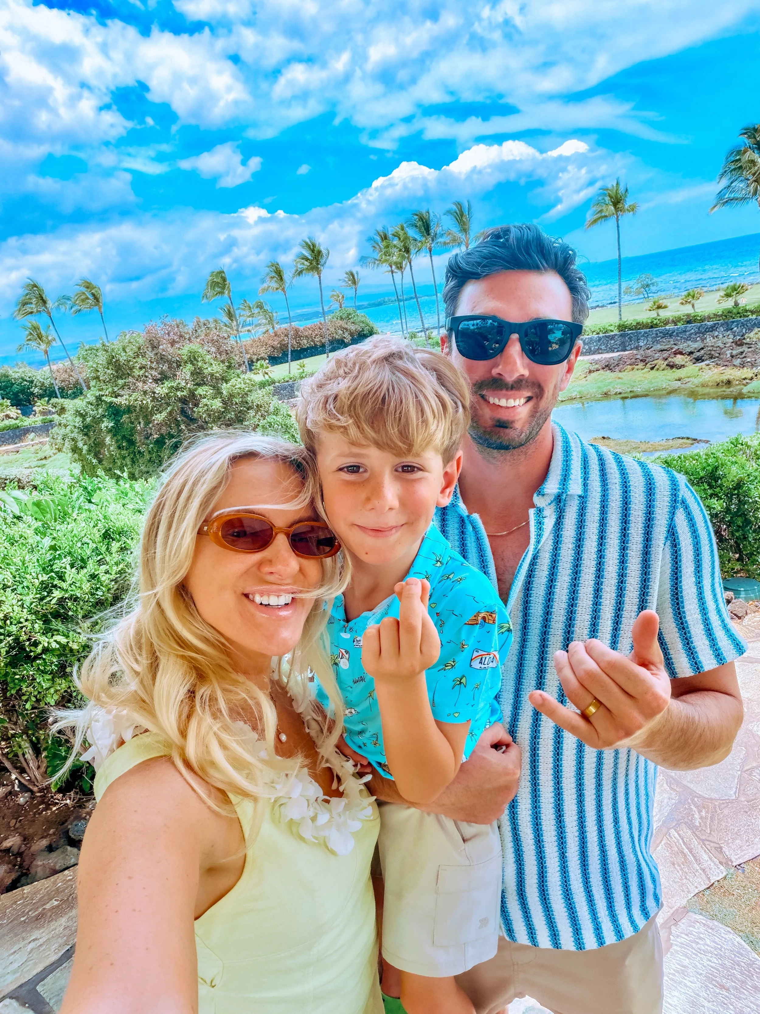 Mother&rsquo;s Day weekend at @hiltonwaikoloavillage was all about sunshine, amazing food, pool days, and taking in those gorgeous Big Island views 🌴✨

Everywhere you walk, there&rsquo;s something beautiful to see, from the palm trees and waterfalls