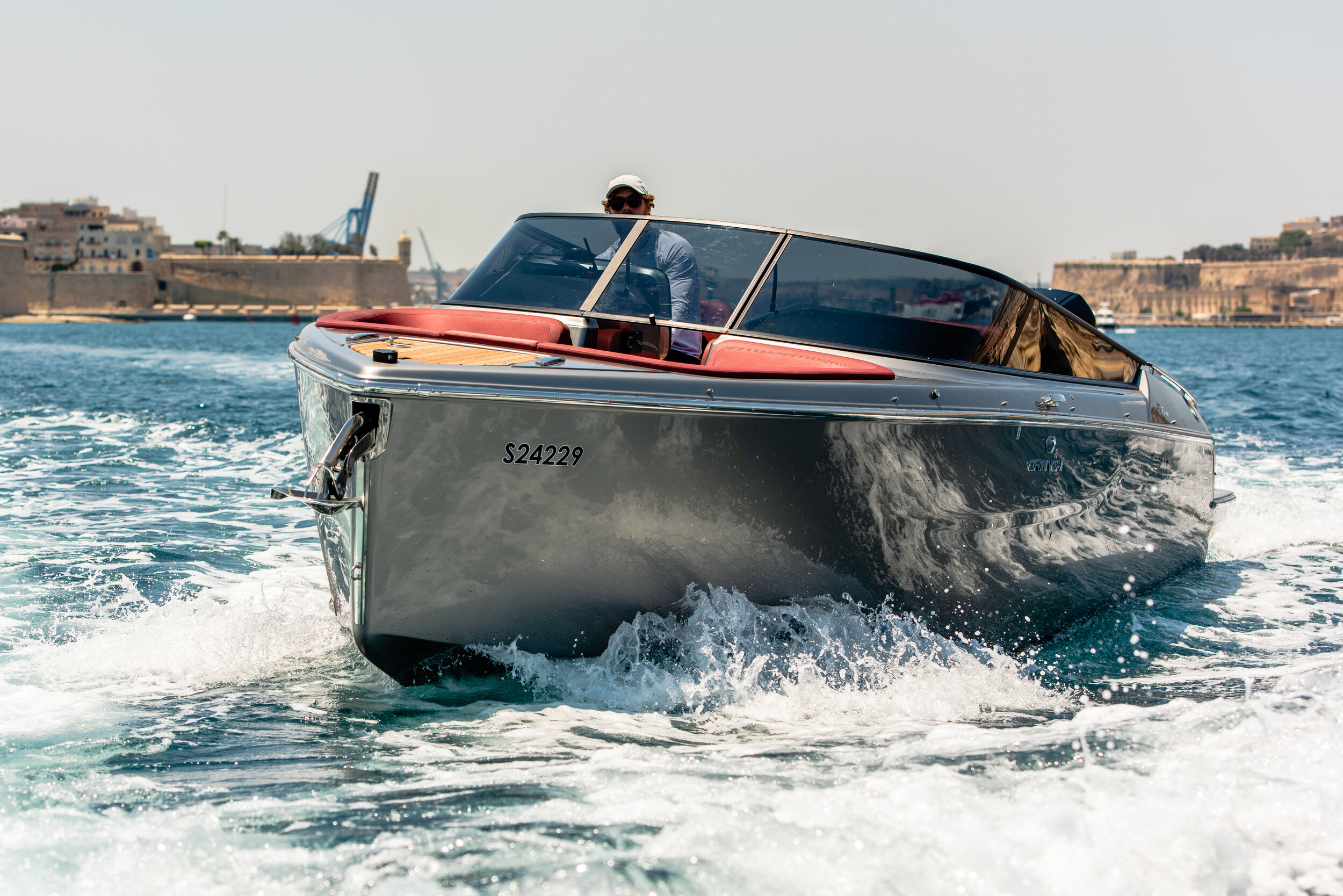 Cranchi E26_00073.jpg