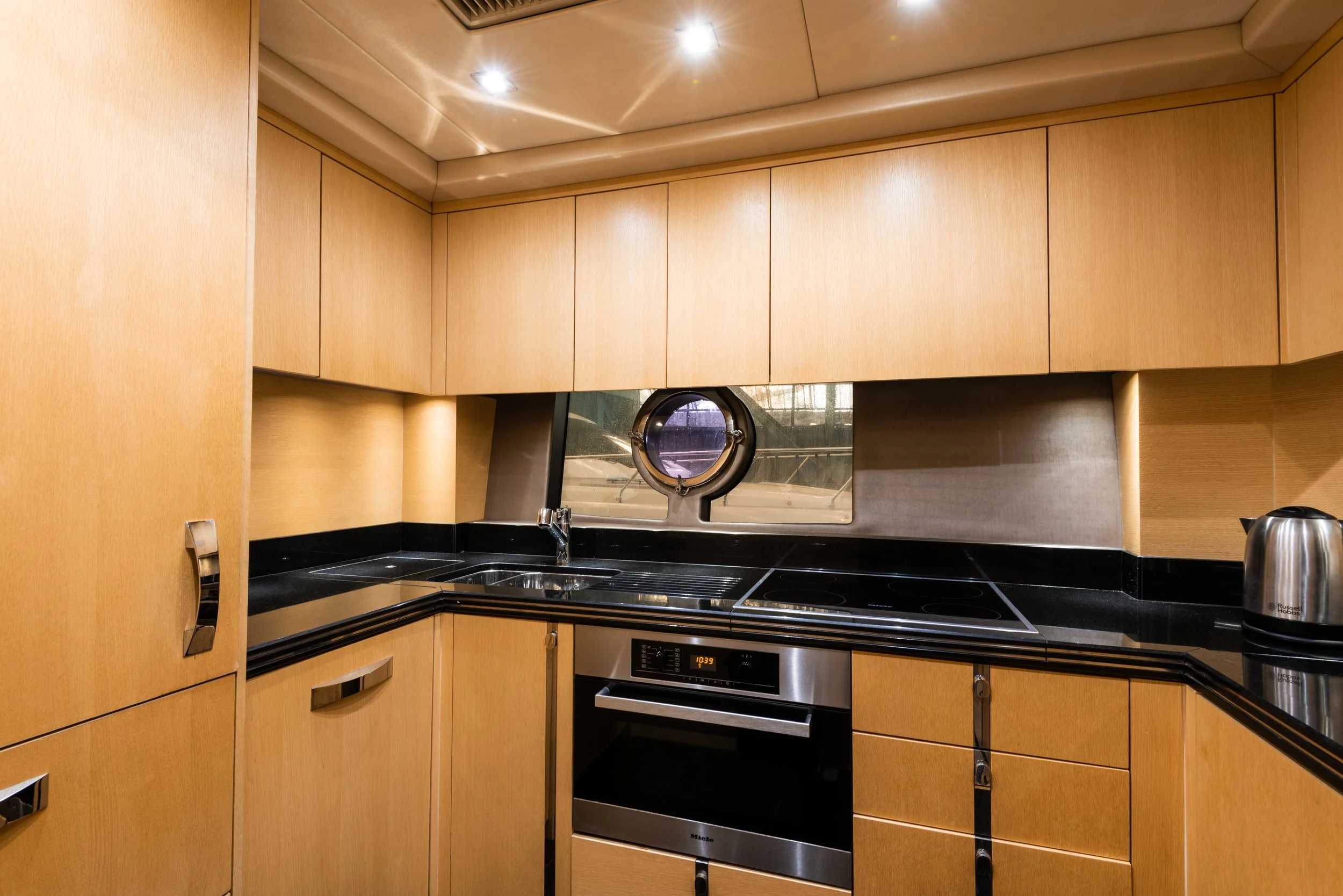 Sunseeker Daytona_0048.jpg