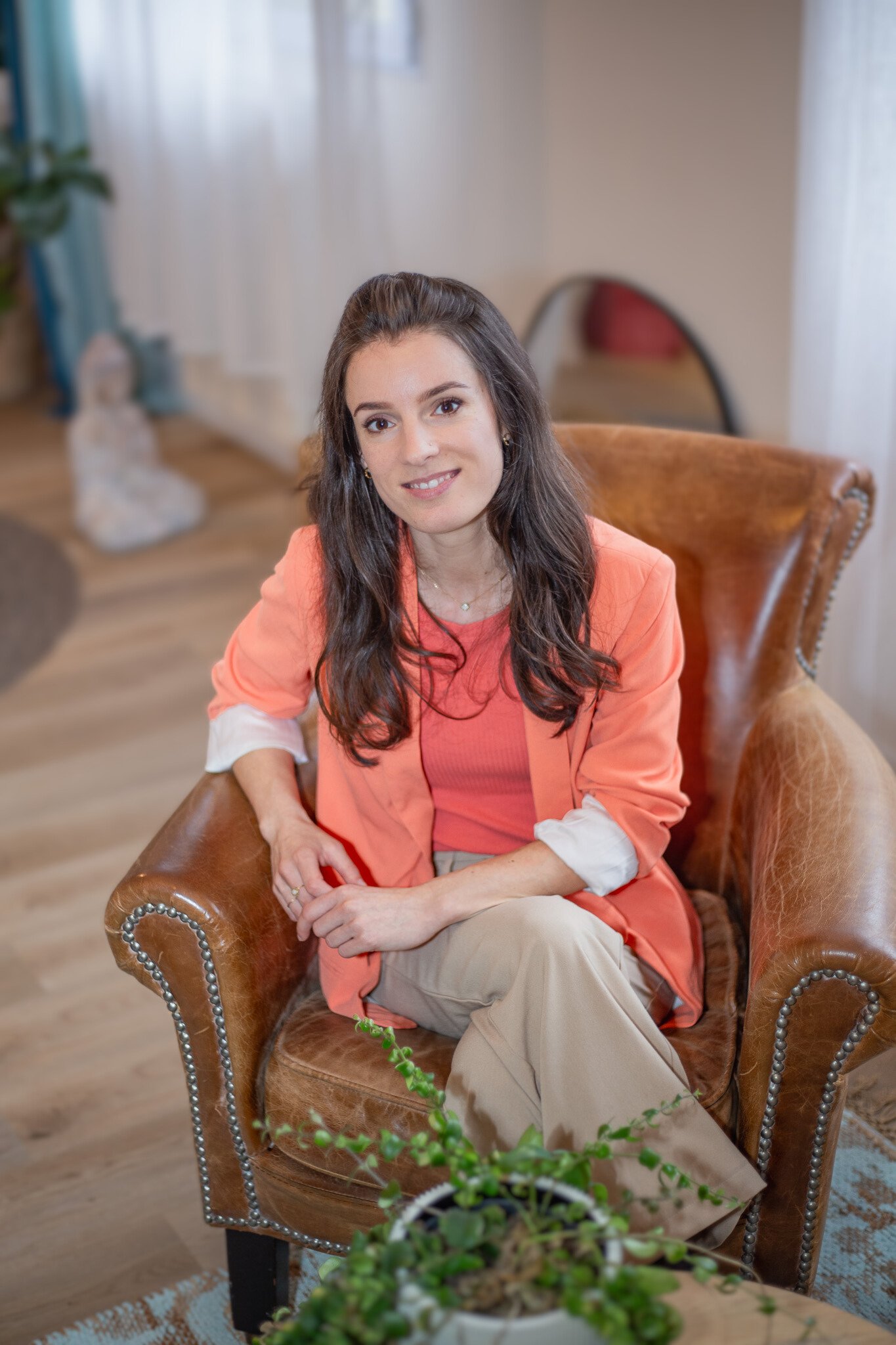 Portrait de Pauline Charrier, coach en style, image et beauté à Toulouse.