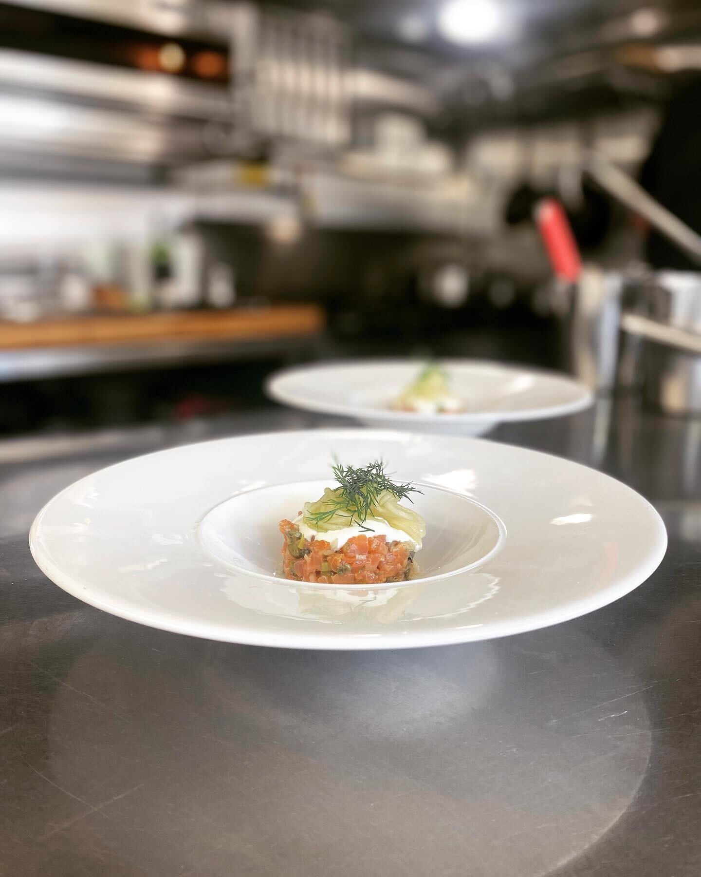 Home smoked Salmon Tartare, Cucumber, Sour Cream 🍴 
.
#starter #restaurant #salmon #chef #smallbusiness #eatlocal #supportlocal