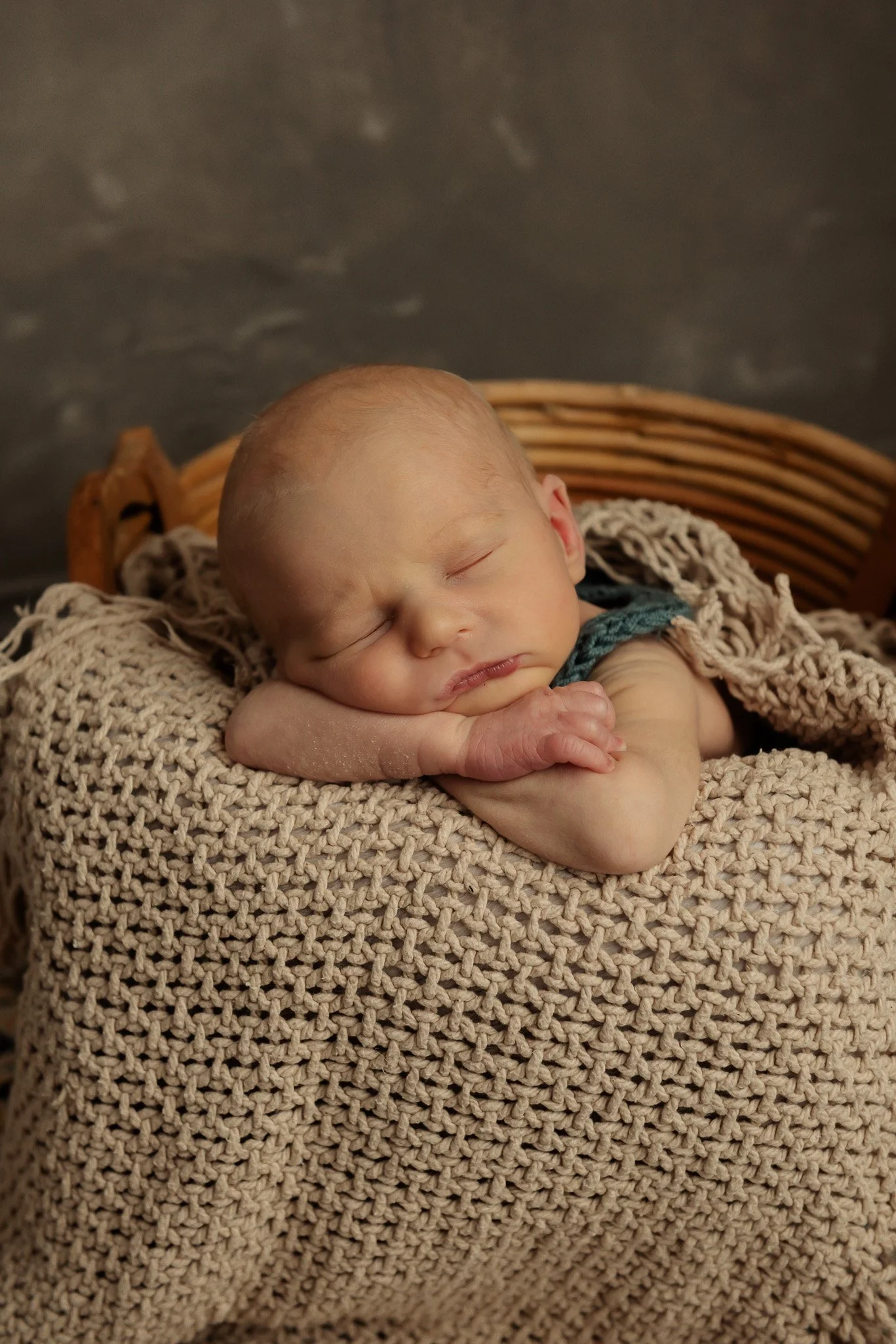 NewbornkuvausAnniSsomekoko-30.jpg