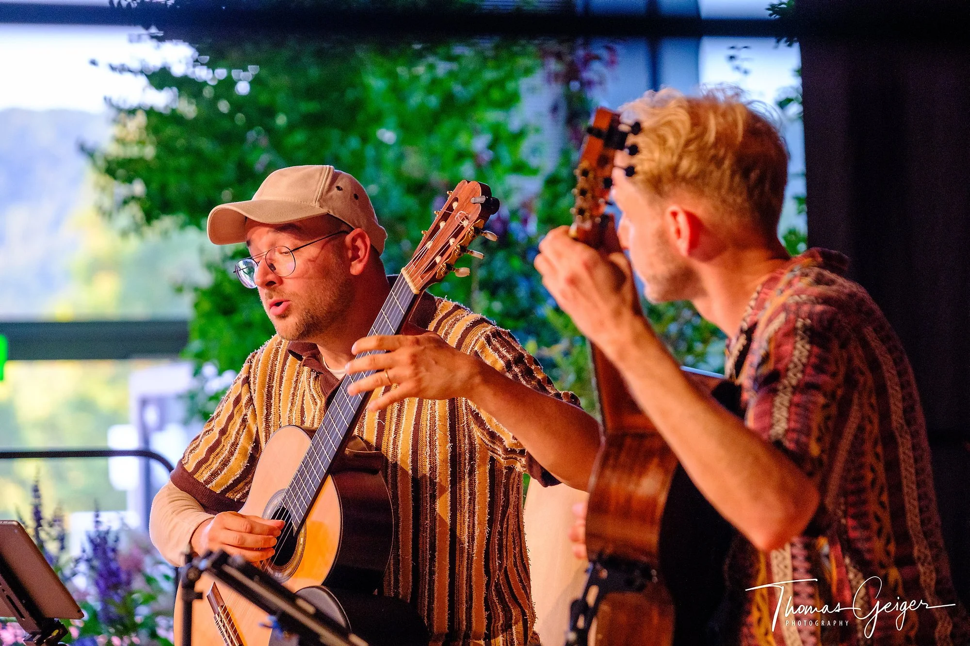 🌟 Hersbruck &ndash; co to był za festiwal! 🌟

Zagraliśmy na scenie, na kt&oacute;rej od 25 lat spotykają się gitarzyści z całego świata. Było wszystko: premiery dw&oacute;ch utwor&oacute;w kompozytora Tulio Peramo z Kuby, świetni ludzie, niesamowit