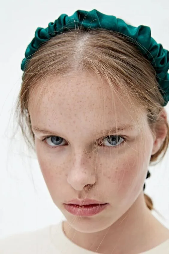 DIY Scrunchie Headband Tutorial — DIY Daisy