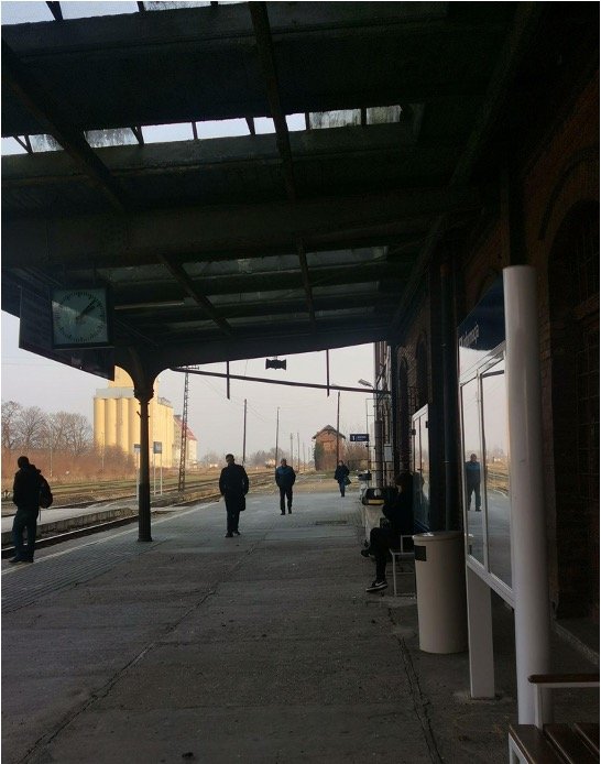 Figure 15. Passengers waiting for the train. Source: Daria Duda, 2022. 
