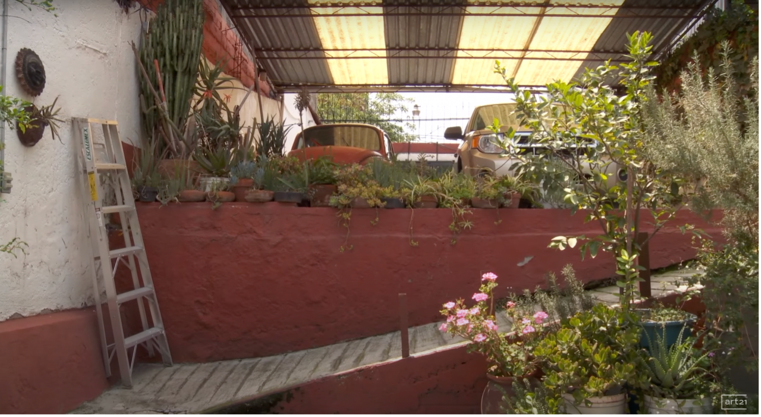 Figure 8. Ramp in the Cruzvillegas family house, still from Legacy (Sollins and Dowling, 2014).