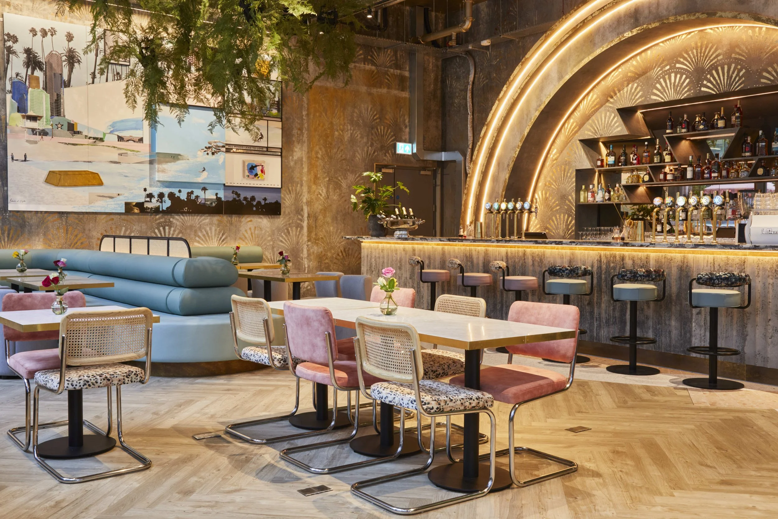 LOCATION PARADISE — DAISY GREEN