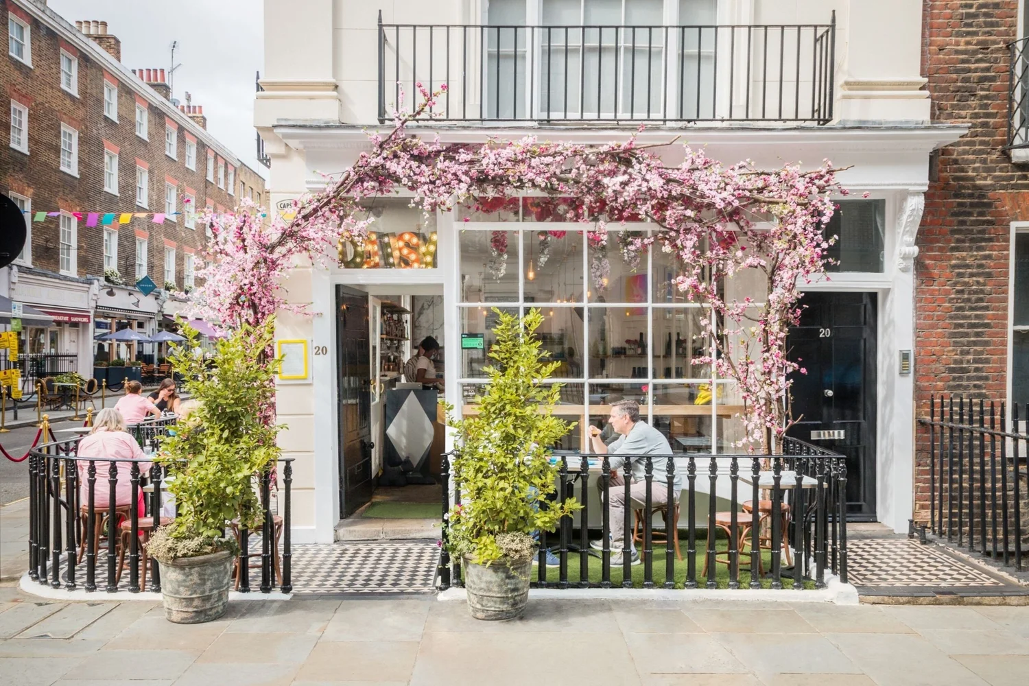 LOCATION DAISY — DAISY GREEN