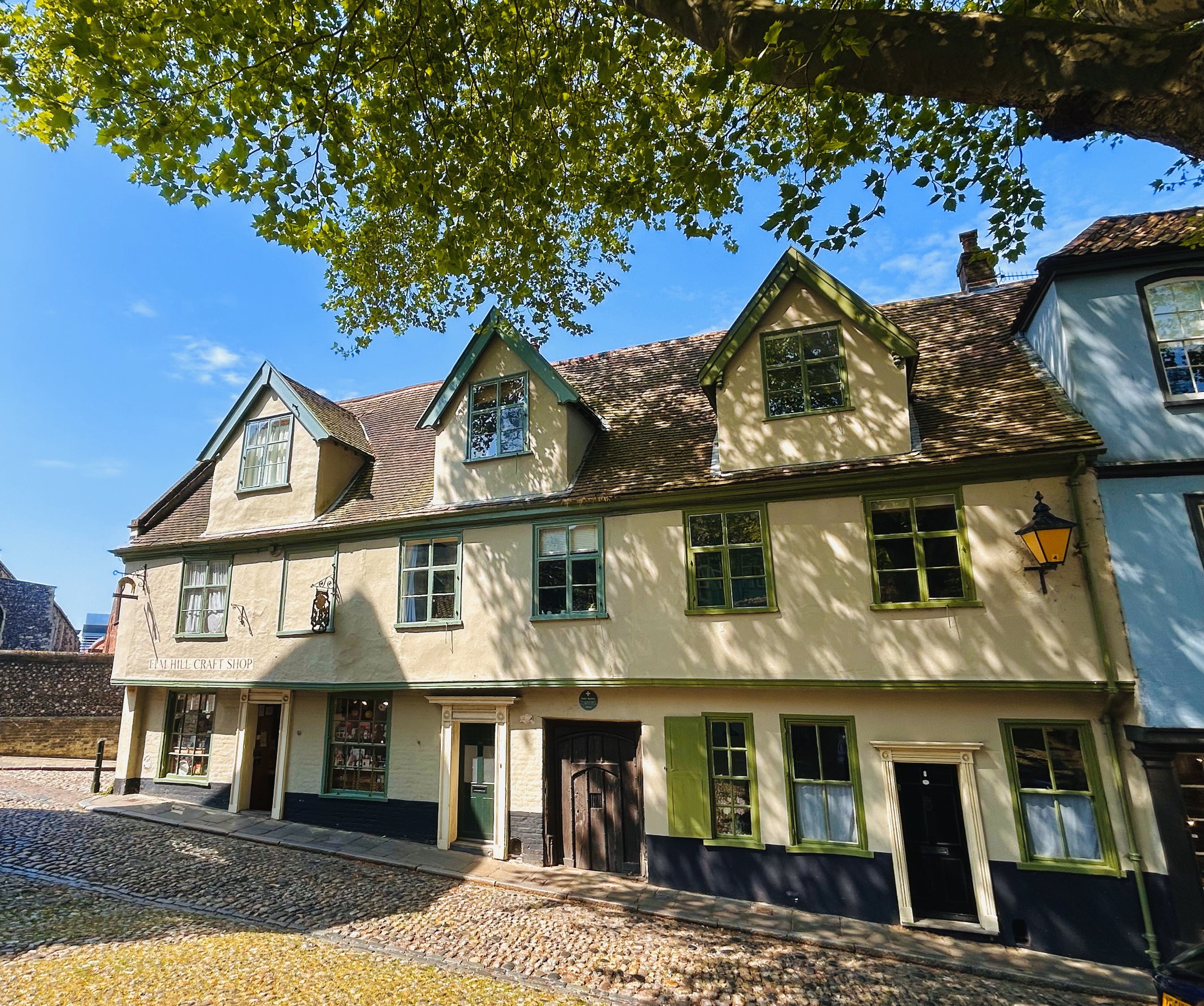 16 Elm Hill