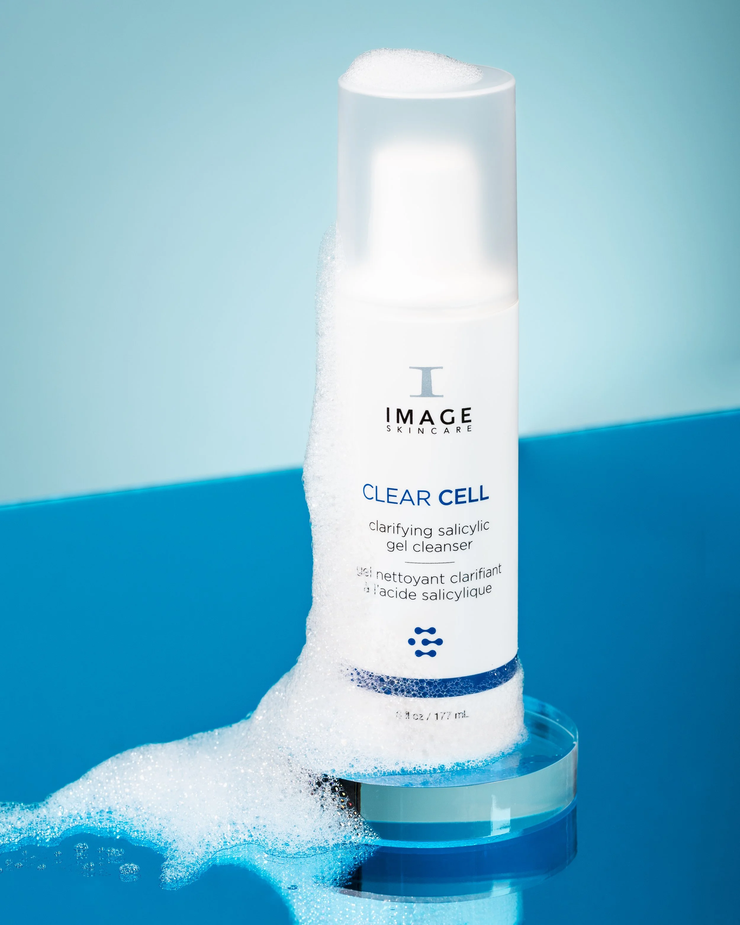CLEAR-CELL-CLARIFYING-SALICYLIC-GEL-CLEANSER-LIFESTYLE-01.jpg
