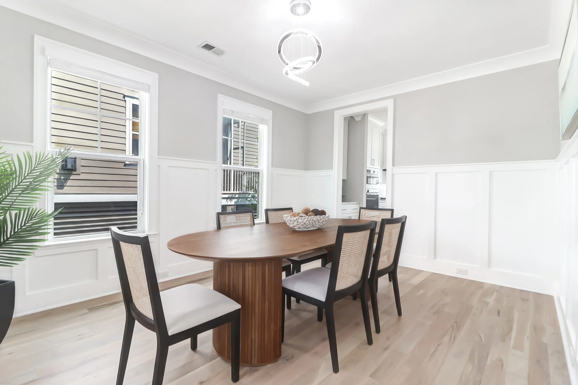 neutral-refined-home-staging-mount-pleasant-8.jpg