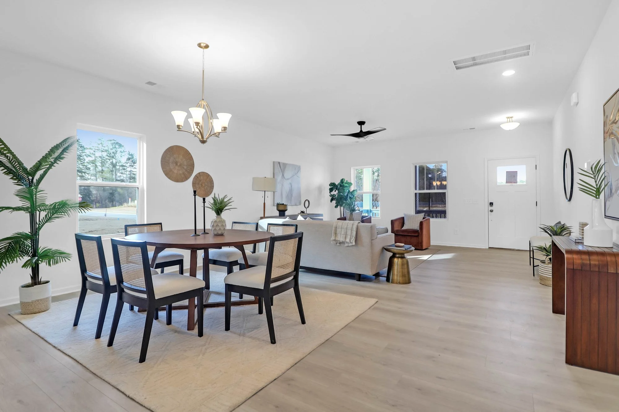 spacious-open-floor-plan-home-staging-ravenel-sc-7.jpg
