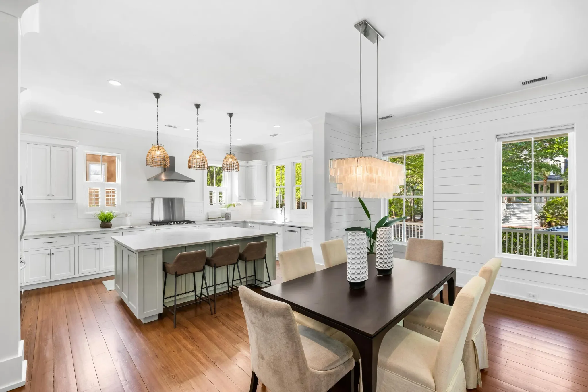 beautiful-vacant-home-staging-on-james-island-sc-2.WEBP