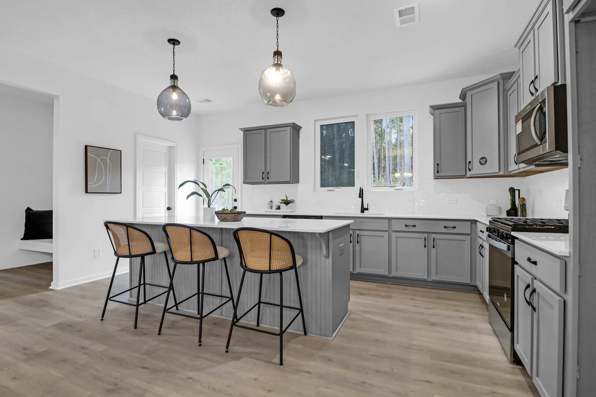 spacious-open-floor-plan-home-staging-ravenel-sc-9.jpg