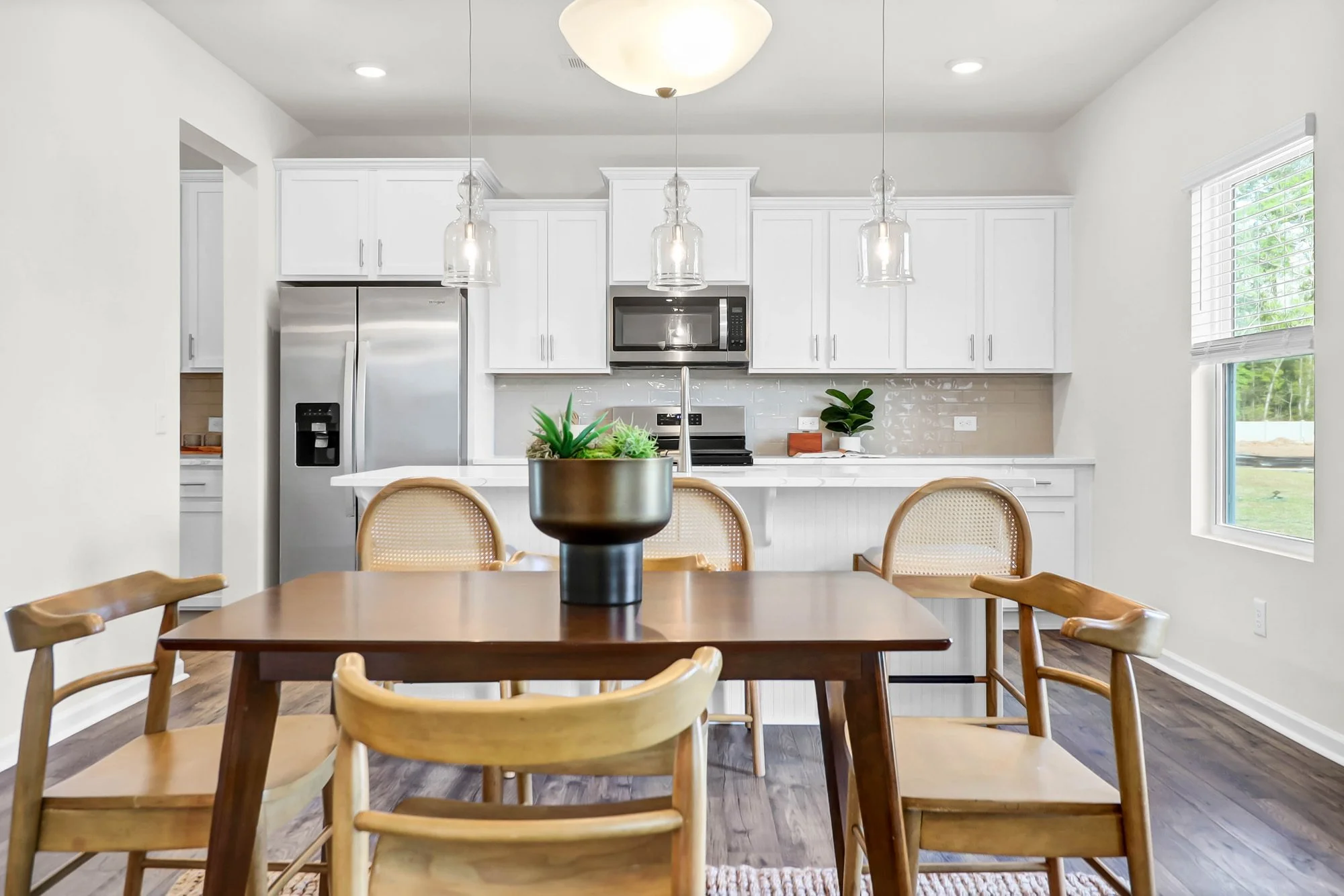vacant-home-staging-ravenel-sc-10.jpg