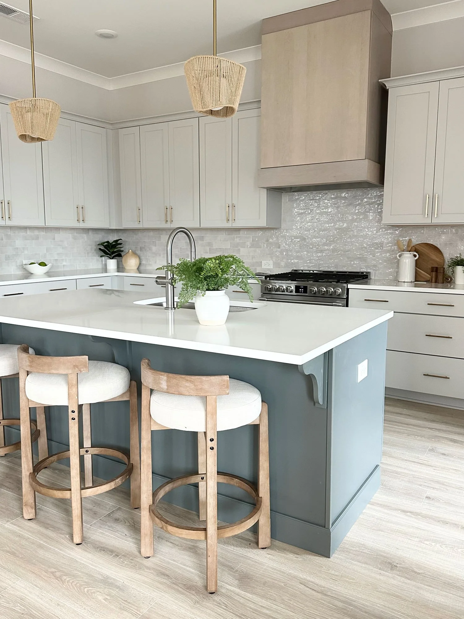 kitchen island and chairs - home staging on james island, SC