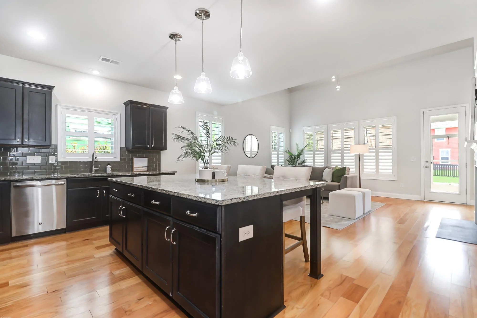 luxury-vacant-home-staging-mt-pleasant-sc-6.jpg