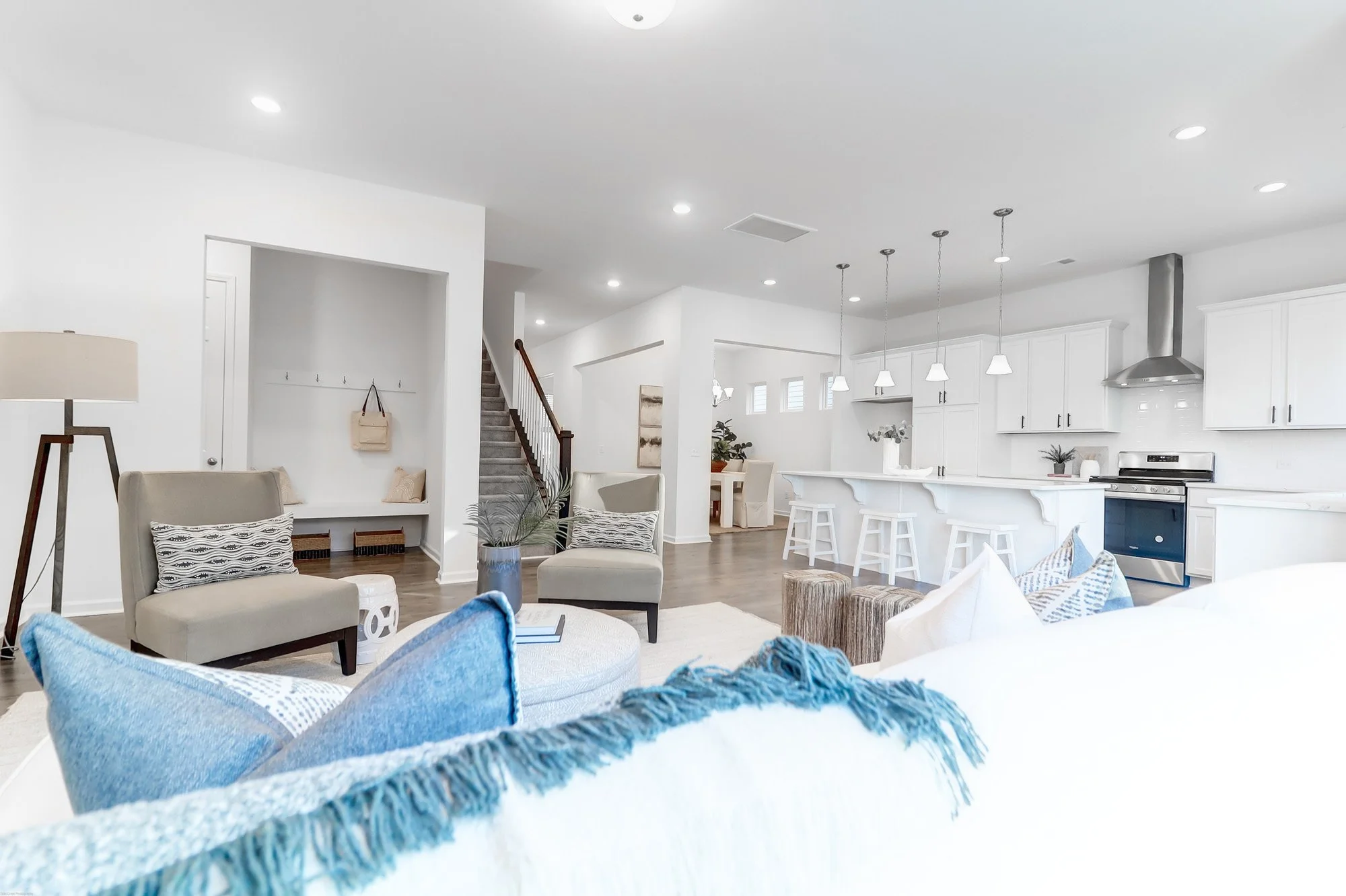 modern-home-staging-summerville-sc-9.jpg