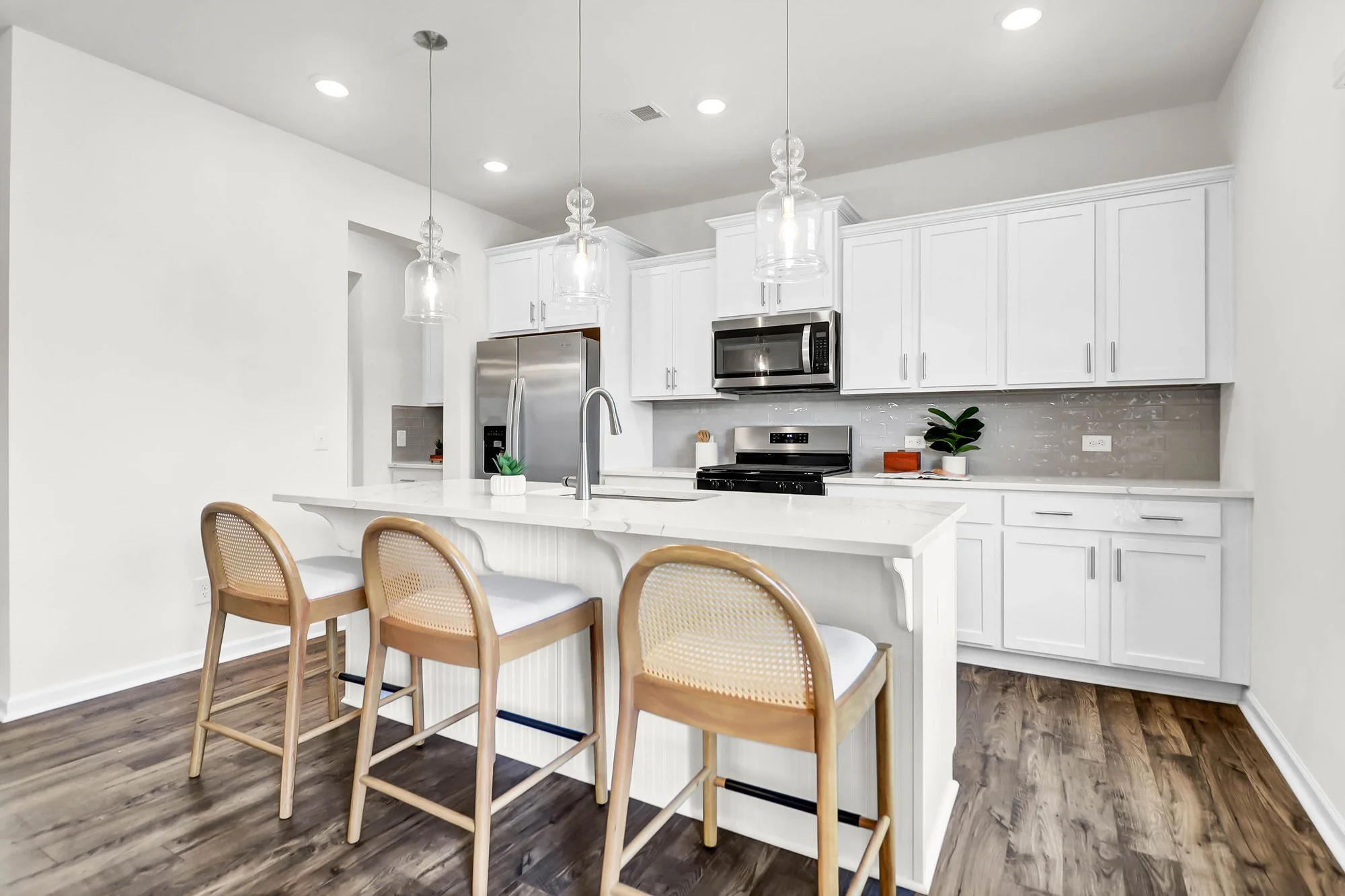 vacant-home-staging-ravenel-sc-9.jpg