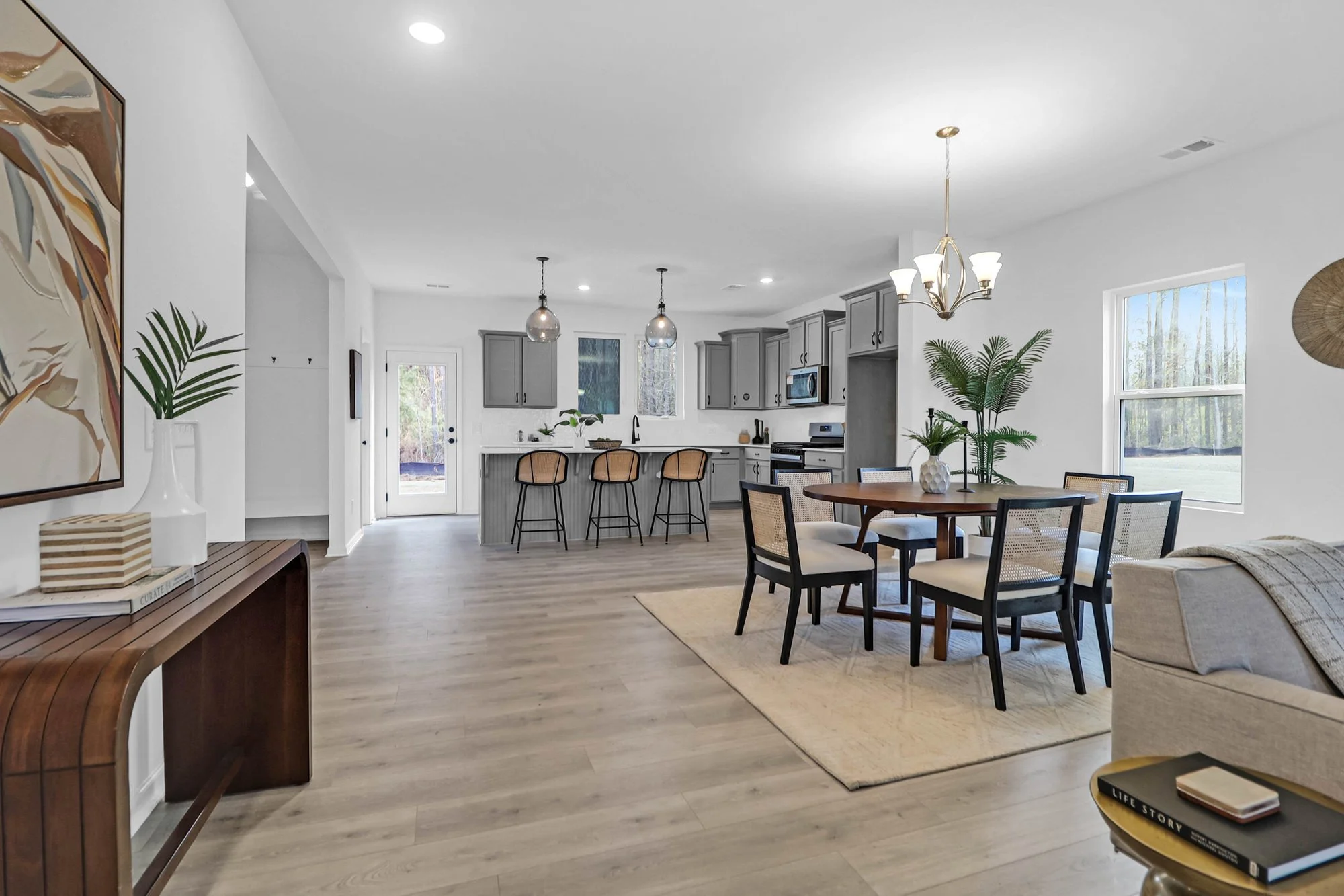 spacious-open-floor-plan-home-staging-ravenel-sc-6.jpg