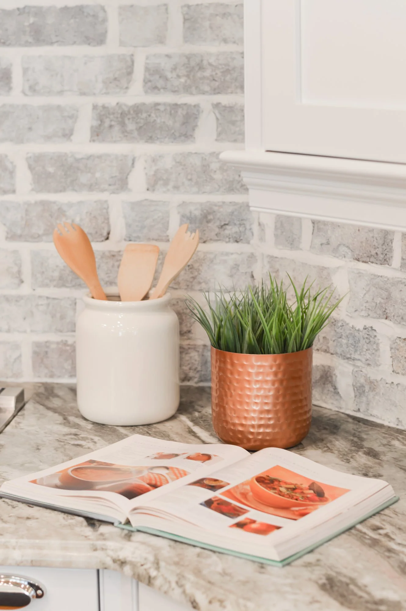 luxury-vacant-home-staging-awendaw-sc-14.jpg