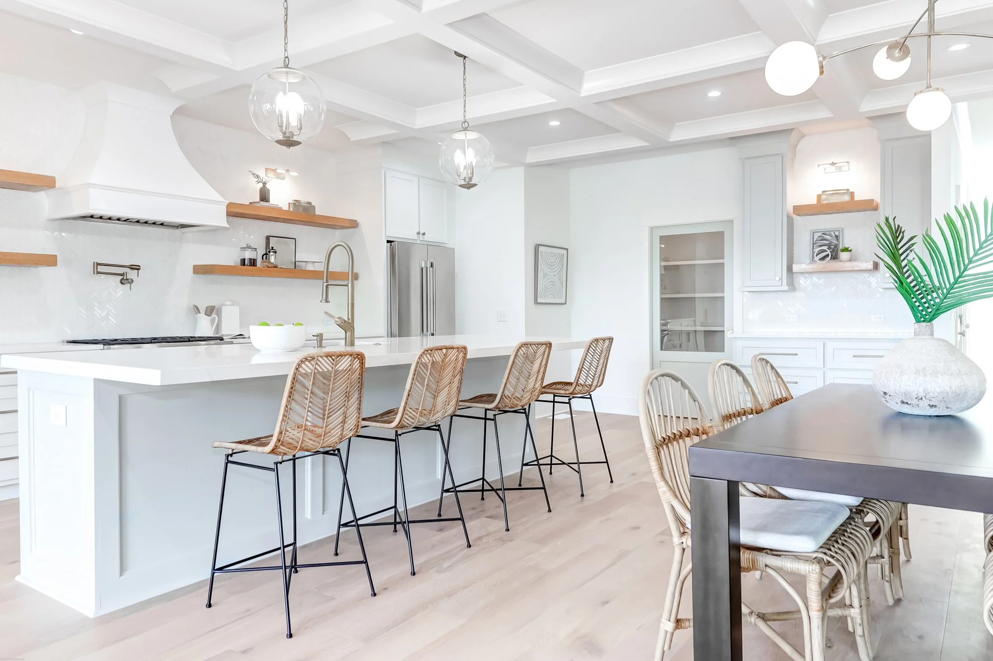 marsh-front-home-staging-mount-pleasant-sc-15.jpg