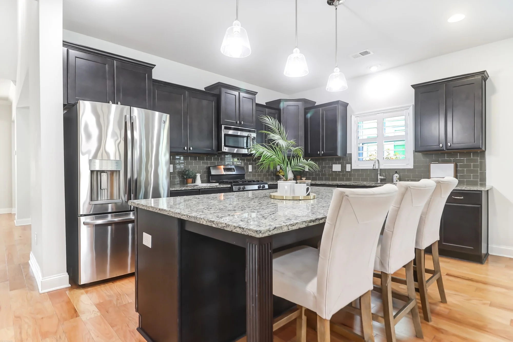luxury-vacant-home-staging-mt-pleasant-sc-8.jpg
