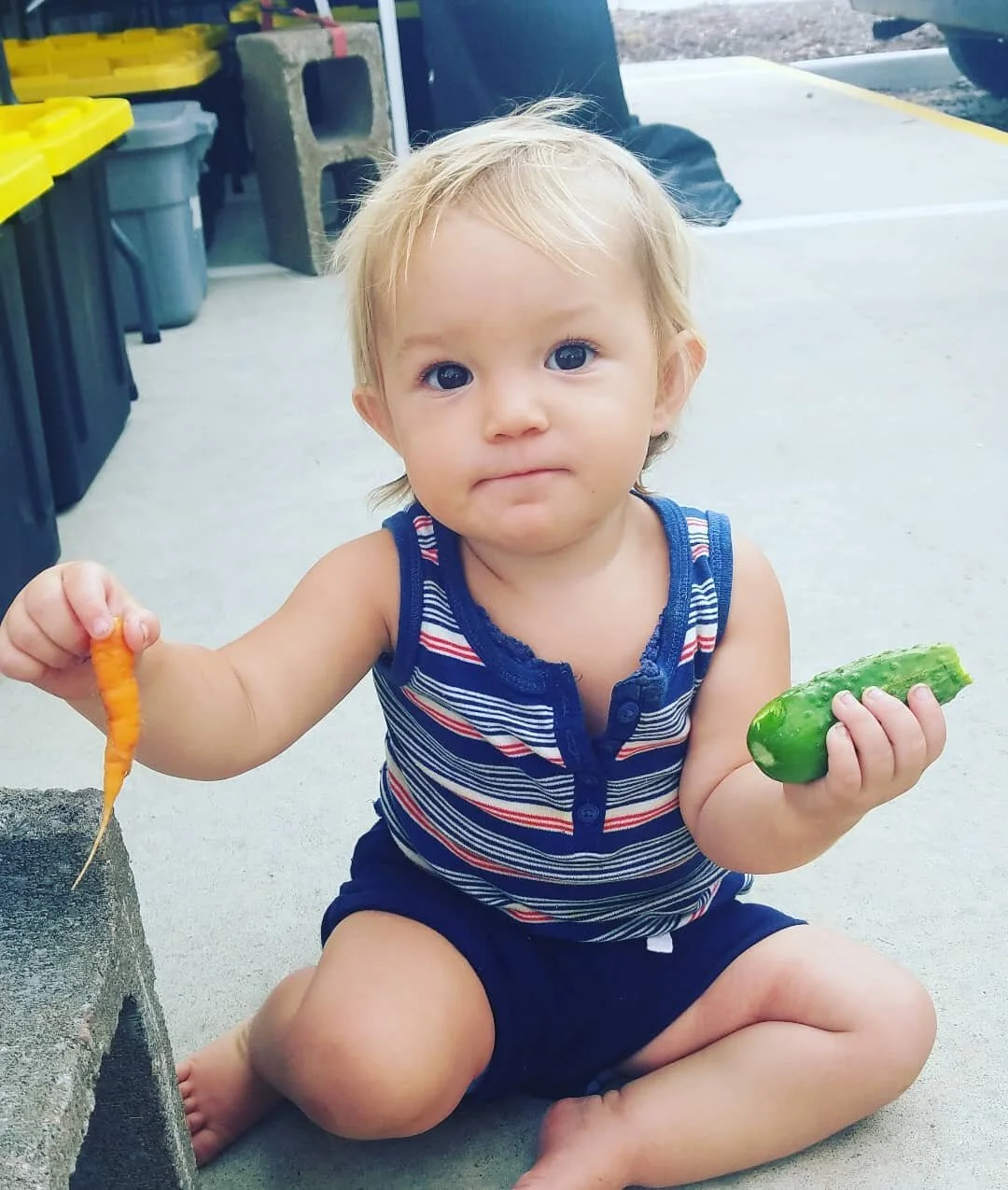 Saturday morning family ritual...breakfast from The Sage Garden @columbiafarmersmarket 
.
Happy 4th of July!! 

#thesagegardencomo #columbiafarmersmarket #farmingwithkids #localfood
