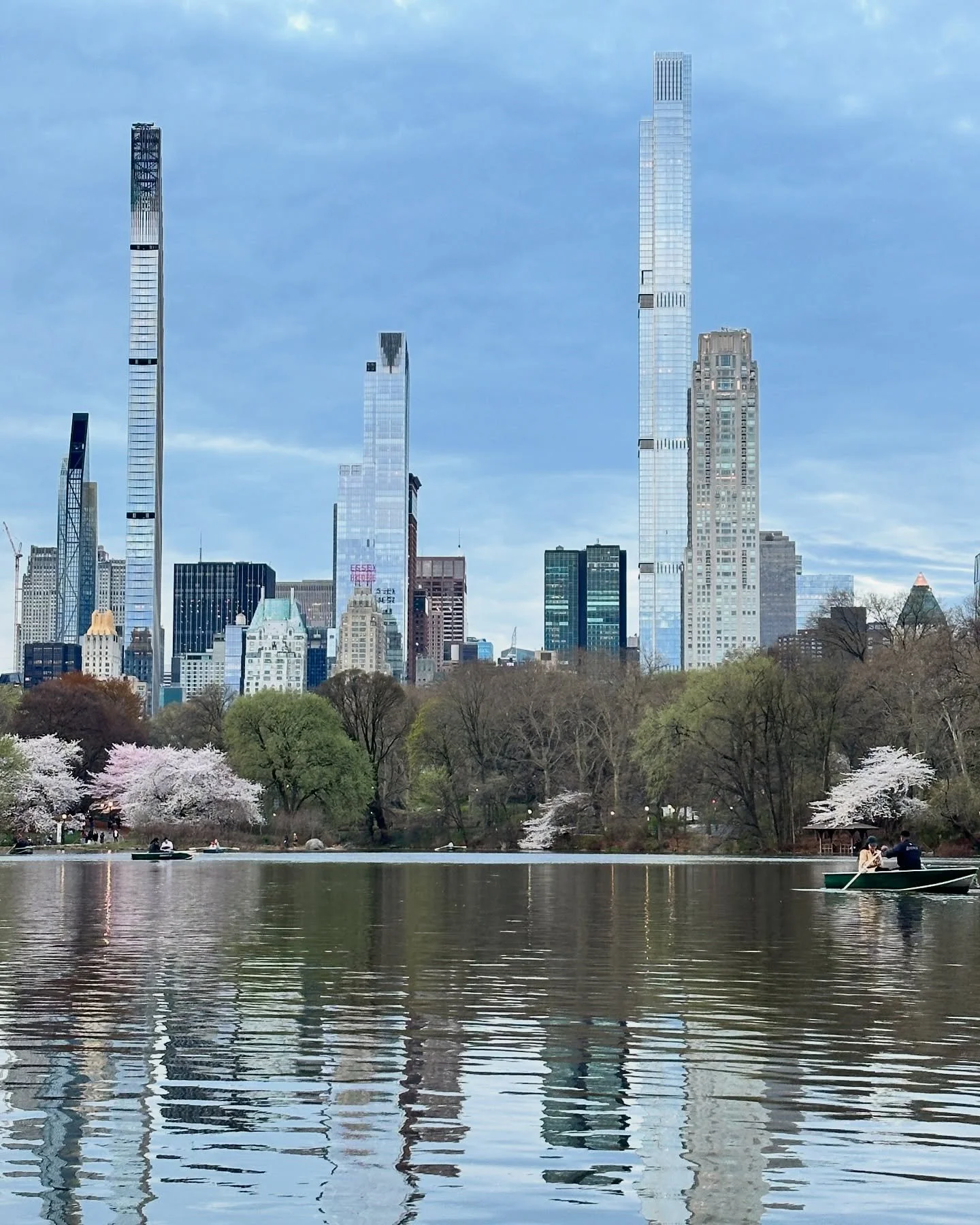 Admiring the beginning of Spring in Central Park. Cherry blossoms, magnolias, and other plants beginning to bloom.
.
.
.
.
.
#design #architecture #centralpark #nyc #fredericklawolmsted #Landscape #Spring #bloom #horticulture