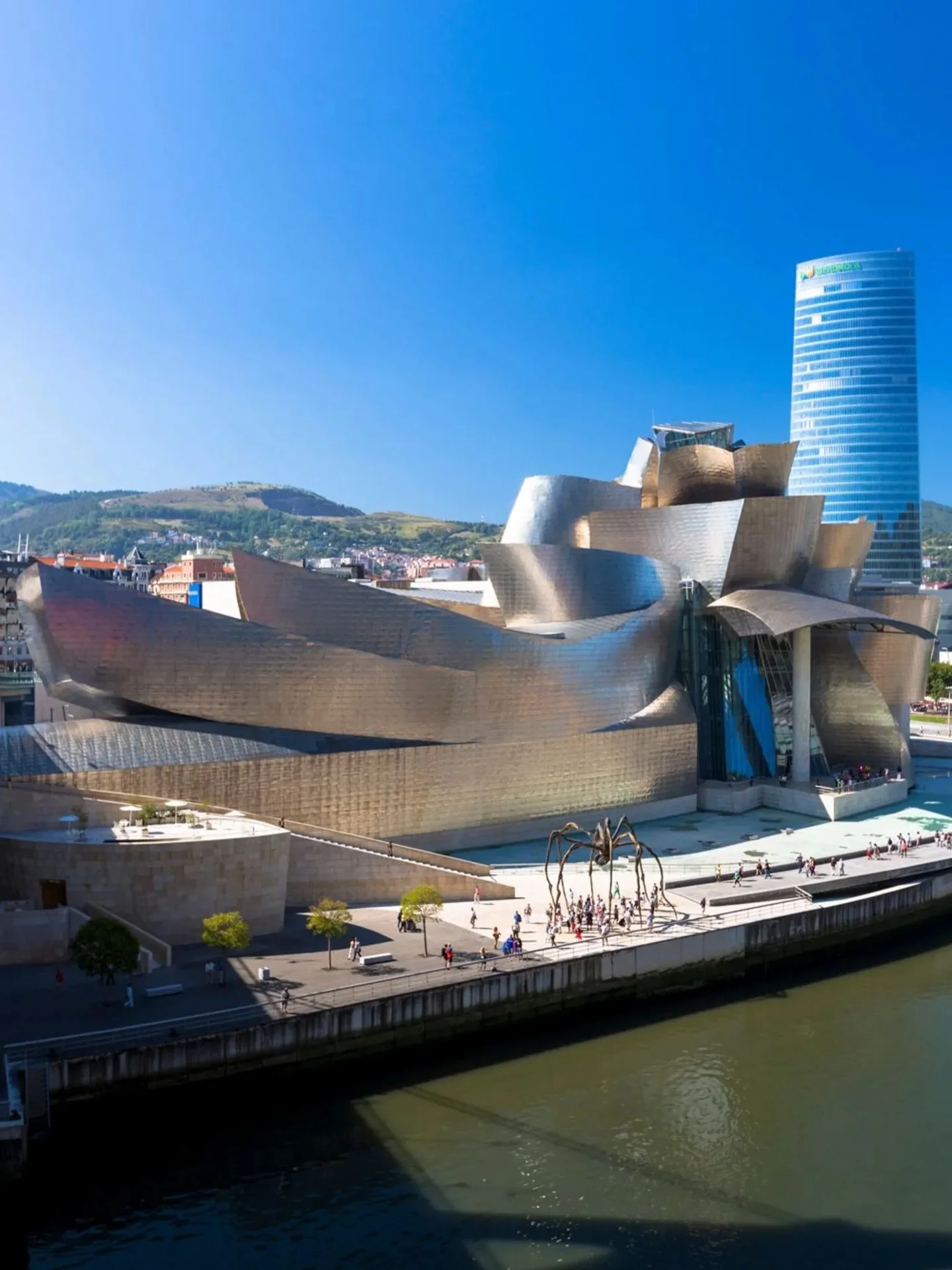 The work of Frank O. Gehry and his architecture practice which irreversibly changed our profession. Inspiring.
.
.
.
.
.
#architecture #design #inspiration #frankgehry #legacy