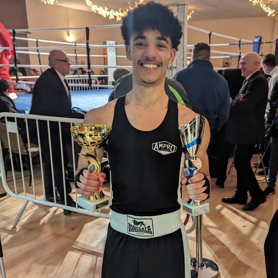 A massive well done to Distraction boxing on the South Normanton show winning his bout and also winning senior bout of the evening.

He gives 100 percent every time he trains and has a very exciting future.

#boxing #englandboxing #boxinggym #boxingc