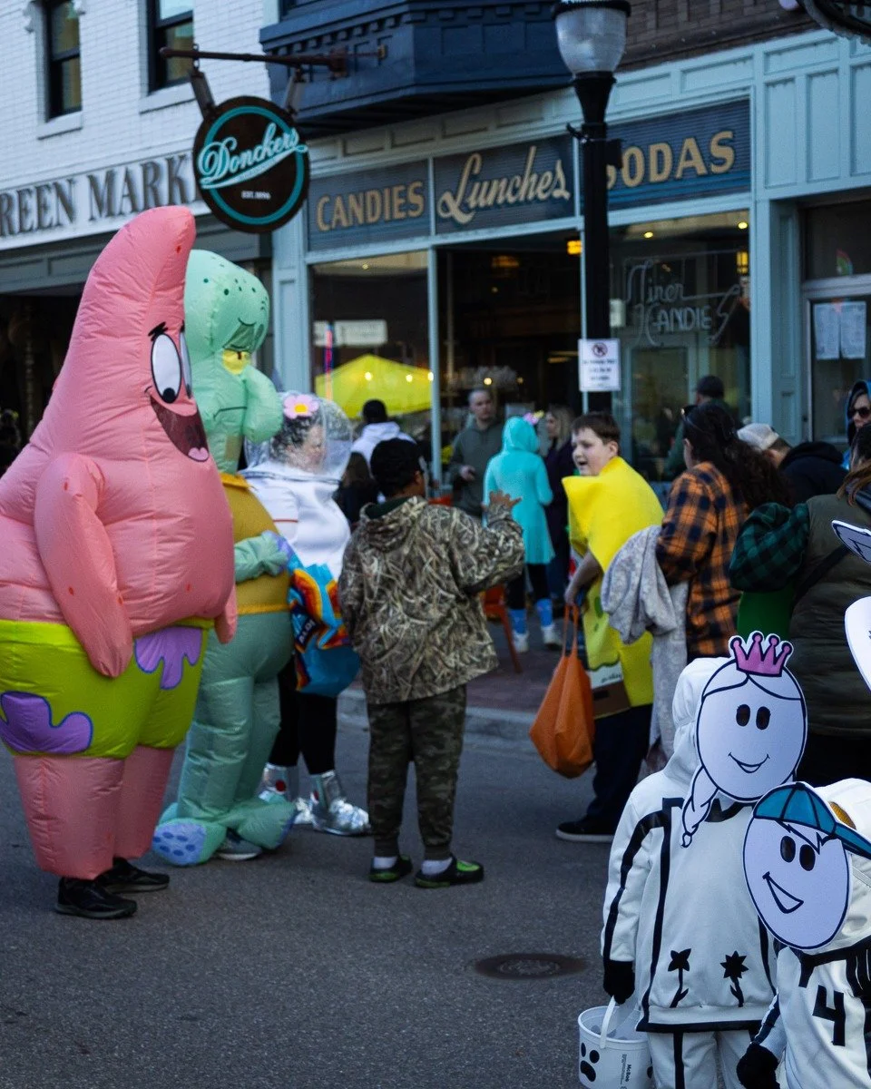 🎃 Happy Halloween from Downtown Marquette! 👻

Throw on those costumes and head downtown for one of the best holidays of the year! With Halloween falling on a Friday, there&rsquo;s no better time to explore all that downtown has to offer, from delic