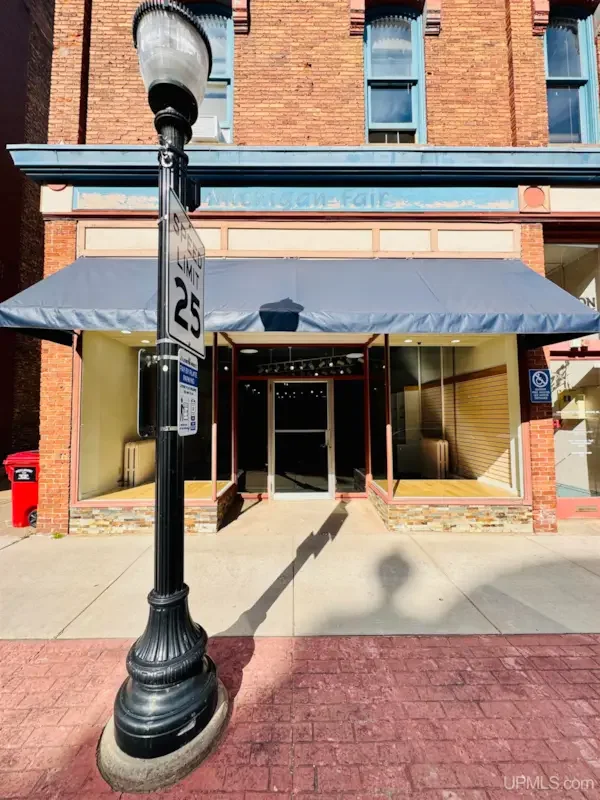 114 W Washington St.