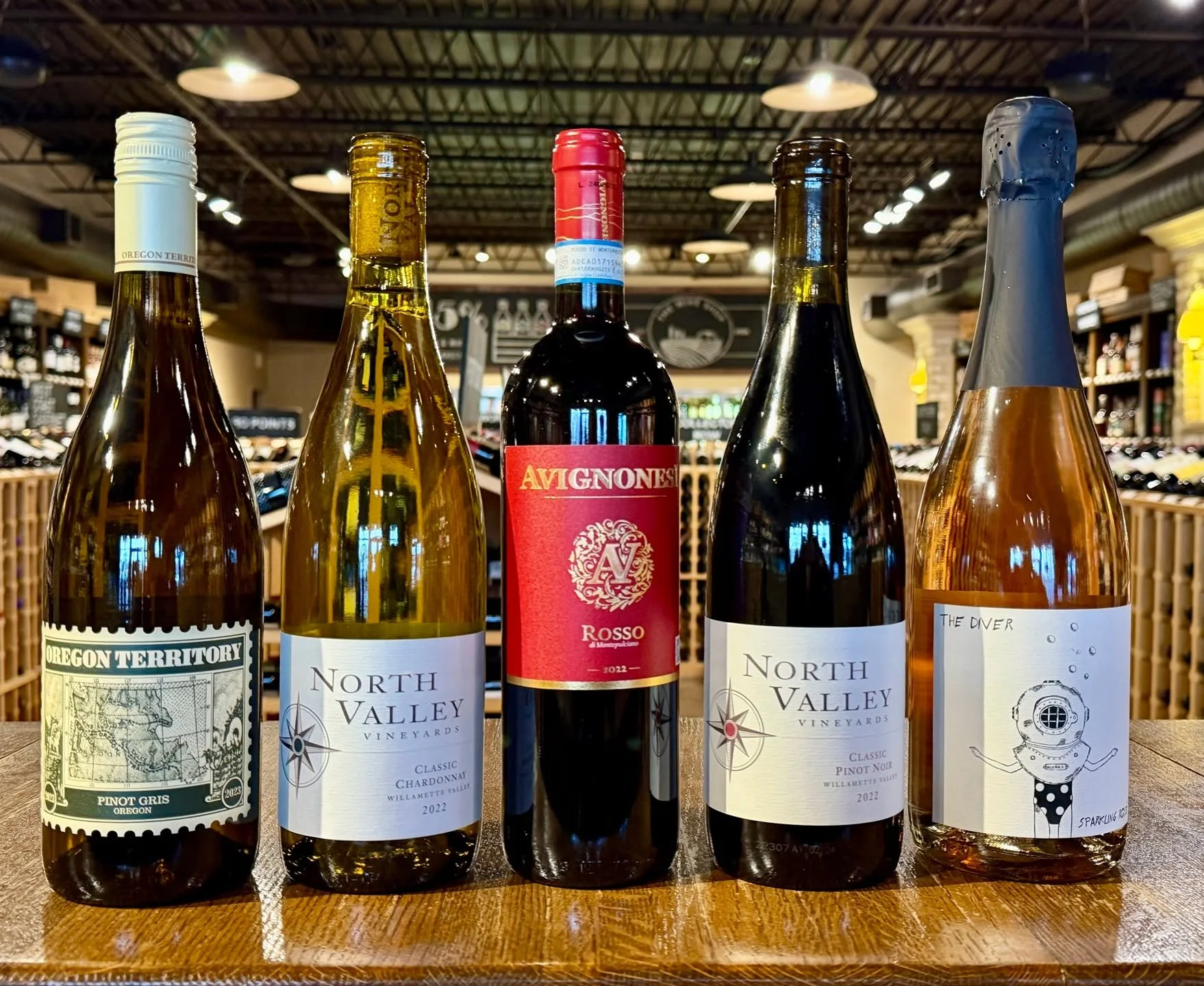 Maverick Wines will be joining us for our Friday Tasting, 4-7. We'll be pouring one of our most popular Sparkling Wine options along with several New Wines! 
Join us :)

#wine #winetasting #winelover #pinotnoir #pinotgris #sparklingwine #shoplocal #s