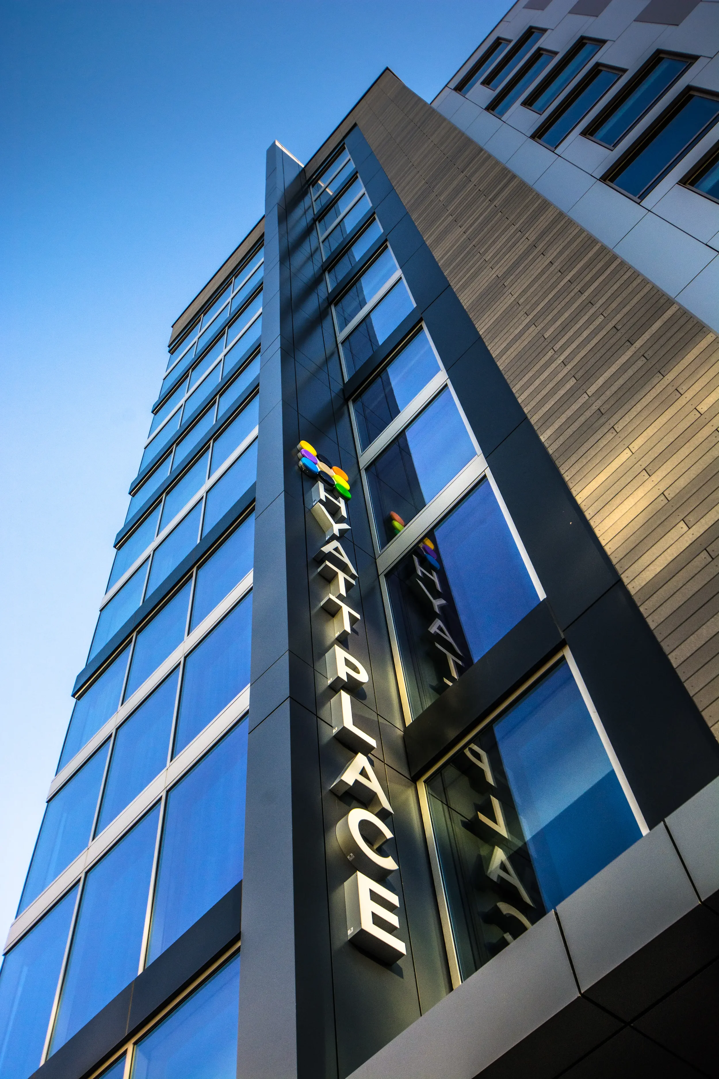 hp-dc-nm_3381_ext-daylight.webp