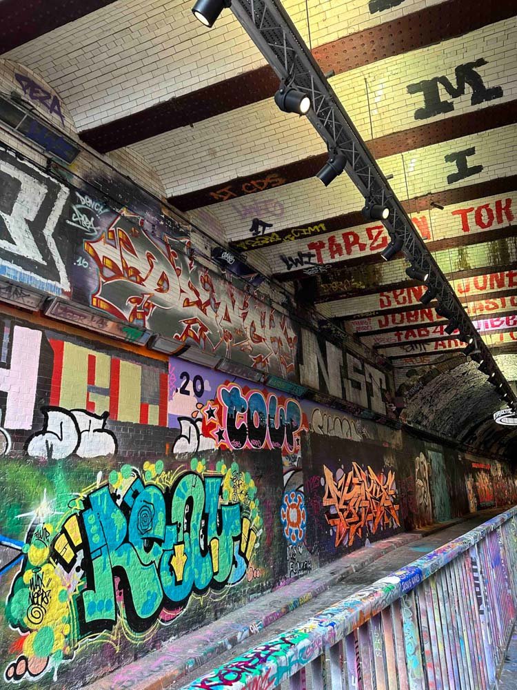 Alma de Viaje - Inglaterra - Londres - Banksy Tunnel.jpg
