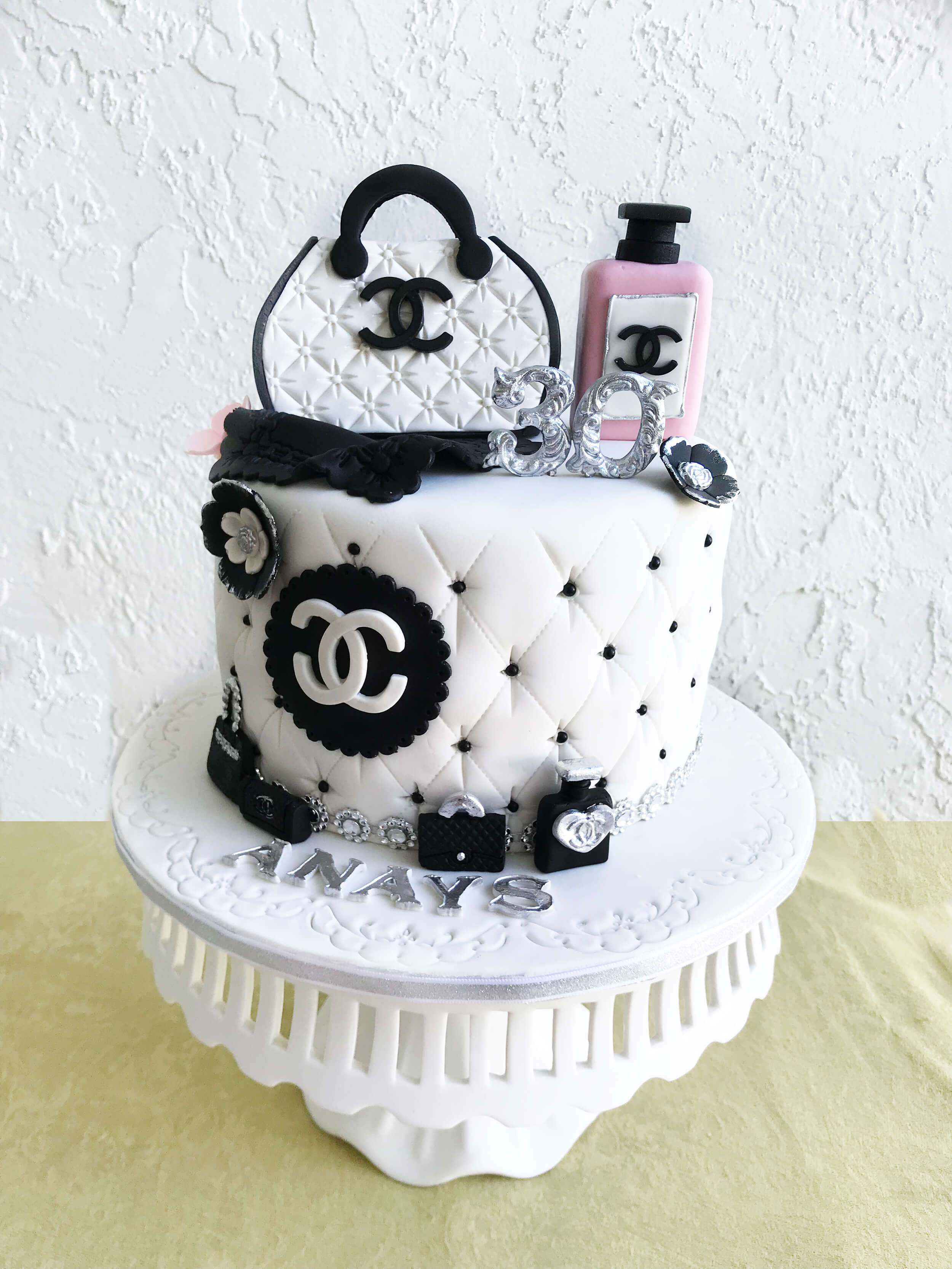Cake Chanel White