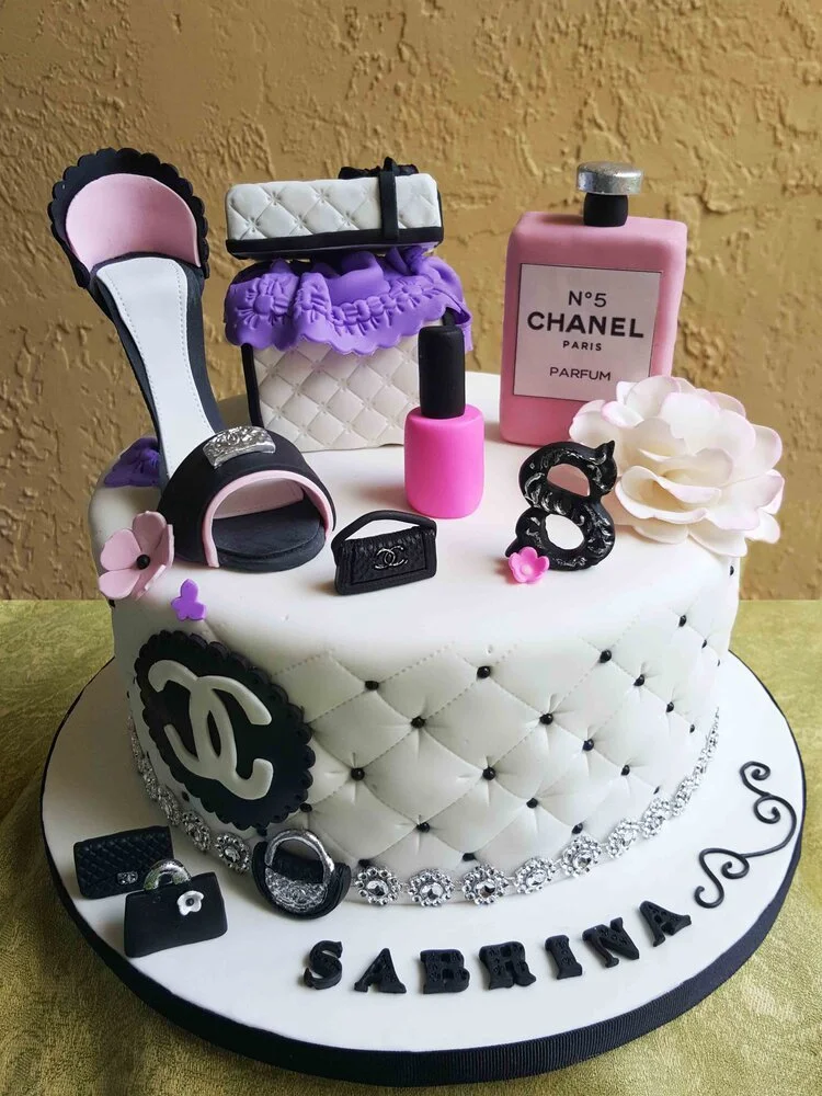 Chanel N°5 Cake