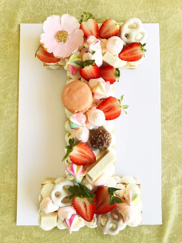 Letter I Cake