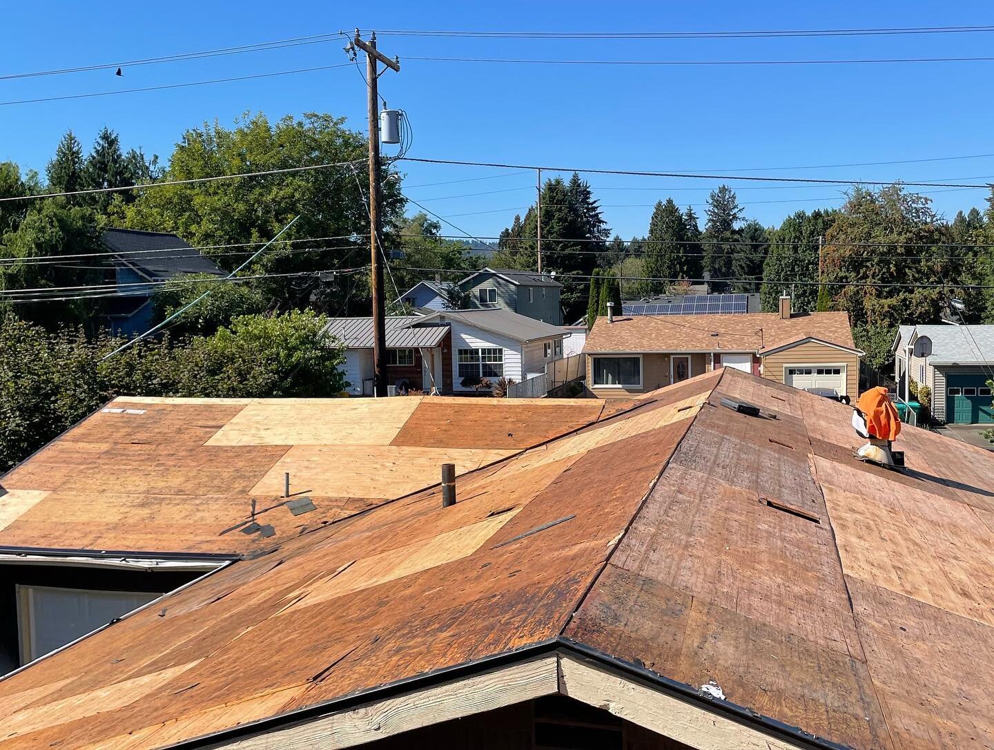 We replaced a couple roofs recently to make sure these homeowners are ready for this Oregon rain starting next week!

#blacklivesmatterpdx #blackhomesmatter #takingownershippdx #movement #progress #raisingawareness #donations #support #community #bla