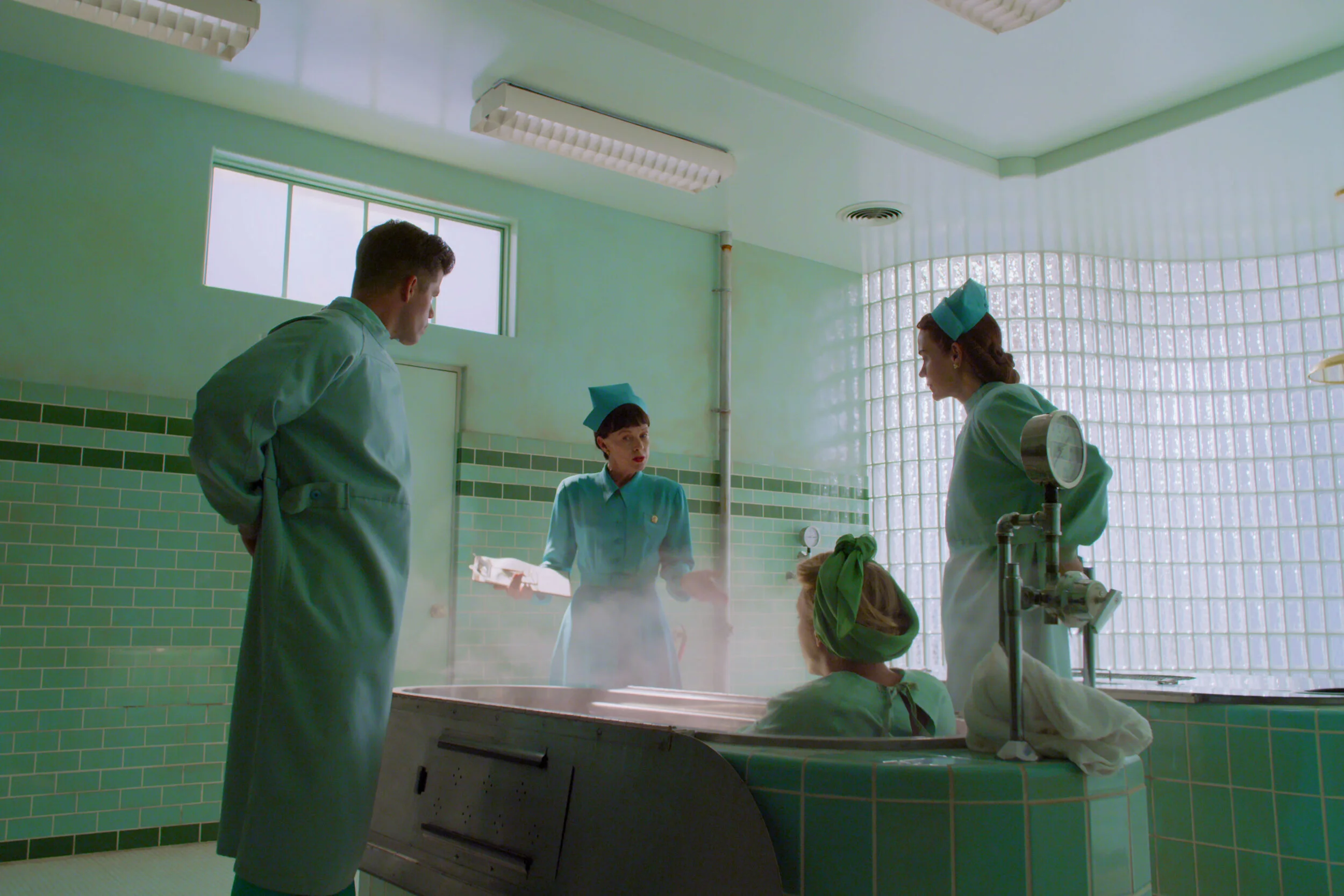 Ratched Ep 3 pic 3.jpg