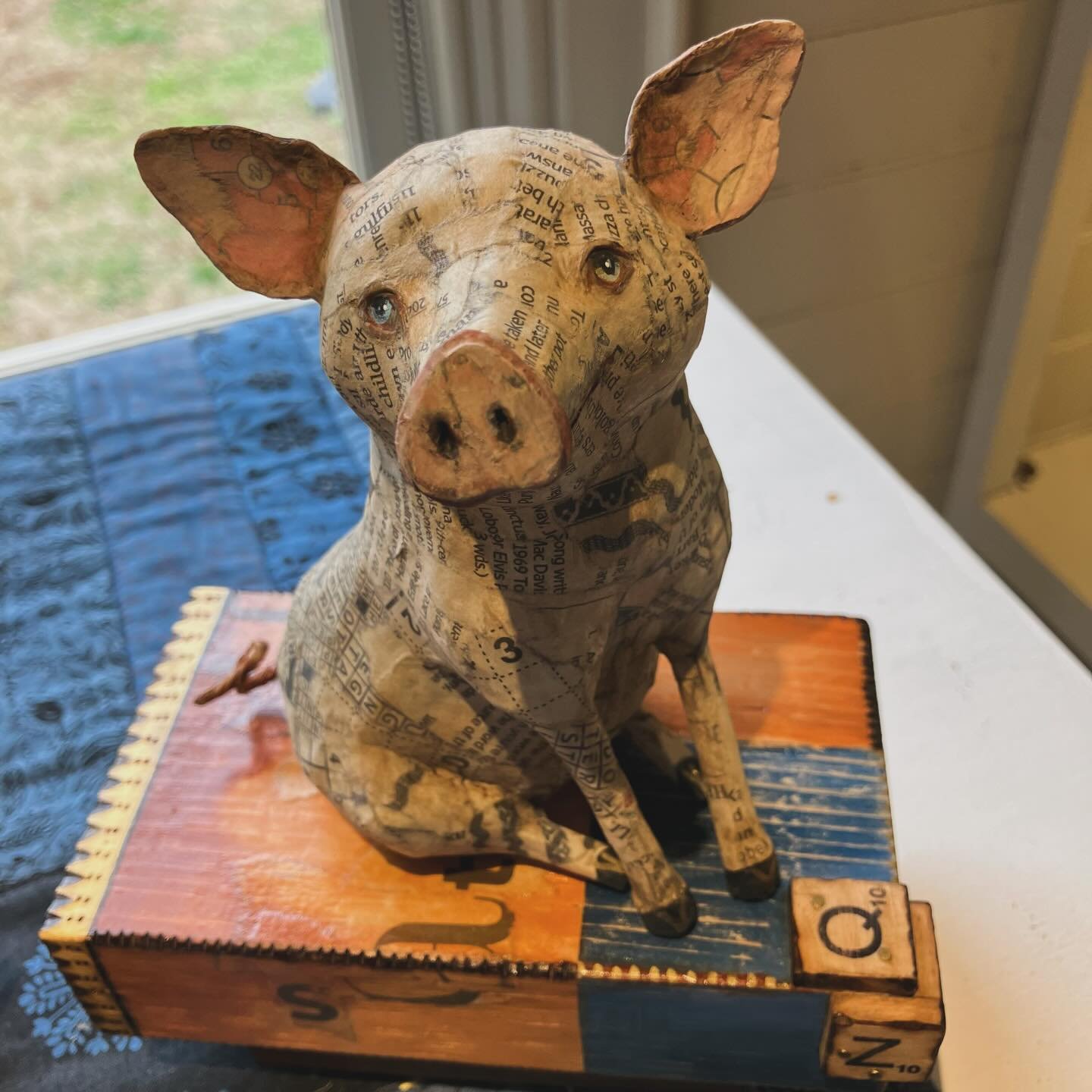 Valerie Edwards forms each of her exquisite sculptures by bending, cutting and layering many layers of wet and dry paper.  As the form takes shape a sense of being and personality emerges.  The process is intense but the end creation is magical.  Com