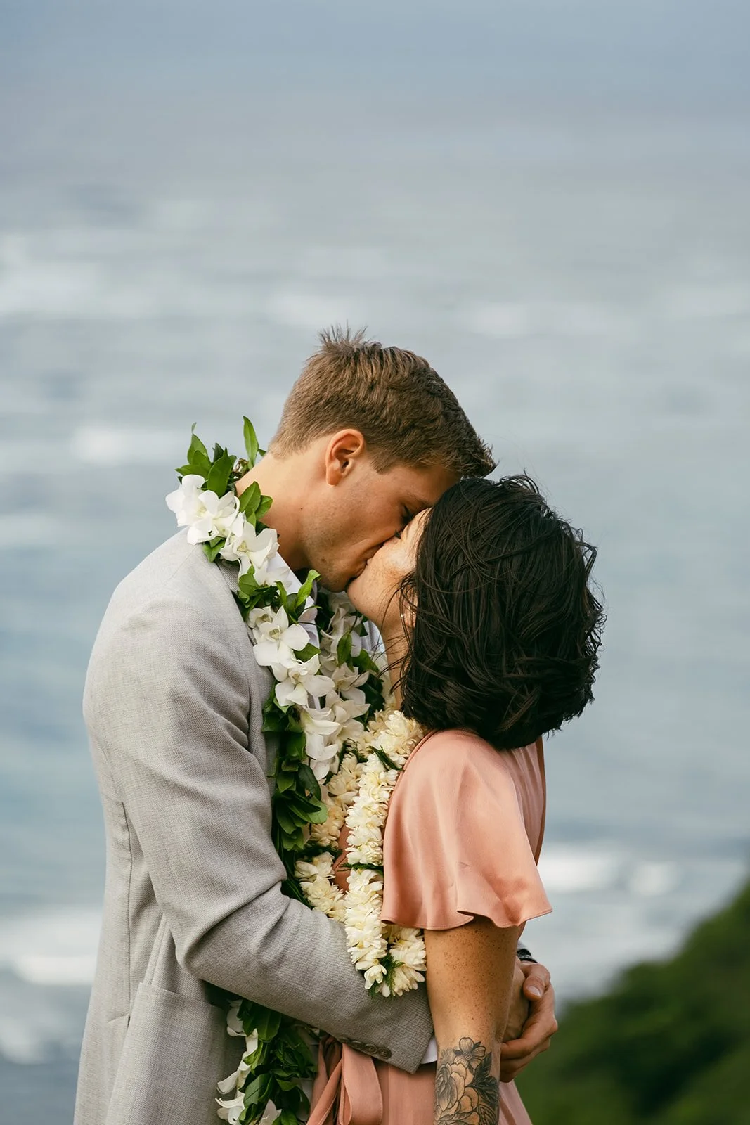 Reagan+Michael-Oahu-Hawaii-Elopement-36.jpg