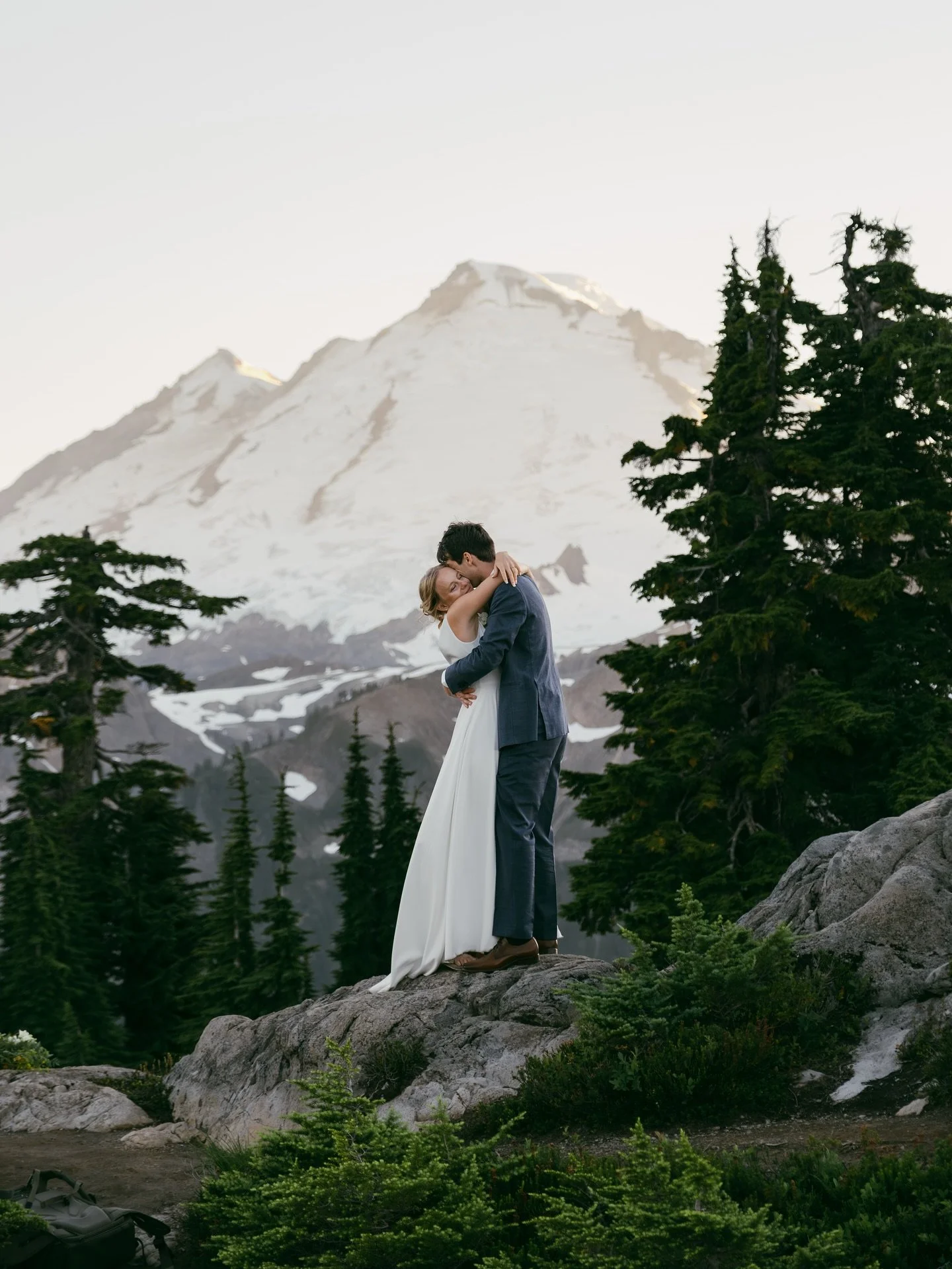Getting married in the summer somewhere you&rsquo;ve camped/skied/climbed to in the winter is such a fun idea!

It&rsquo;s sentimental and familiar, but also new and exciting ✨

Hearing these two speak of shared adventures in their vows&mdash;stories