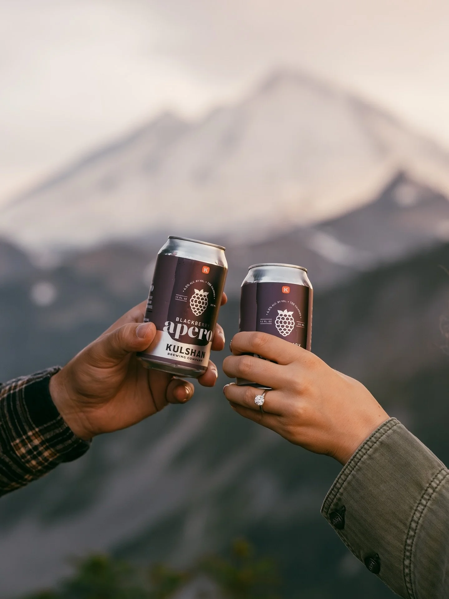 Nothing says &ldquo;PNW summer&rdquo; better than sharing a couple of @kulshanbrewery beers made with local blackberries while watching en epic sunset on Koma Kulshan (Mount Baker)

Check out that rainbow in the last slide 🙌

Always grateful to capt