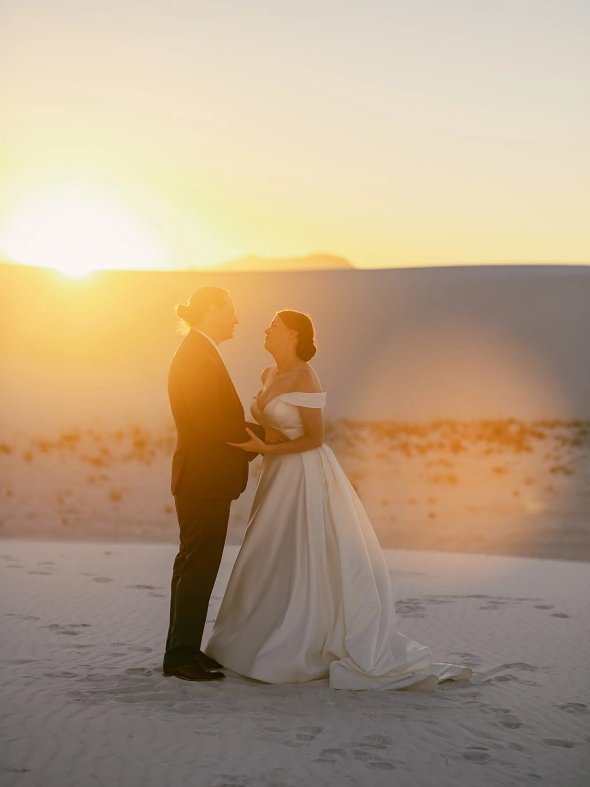Back when I lived in New Mexico and White Sands was my local national park, it was one of my favorite places to photograph elopements ✨

Even now, when I only go back once or twice each year, I&rsquo;m endlessly inspired by the warm sunsets, roving s