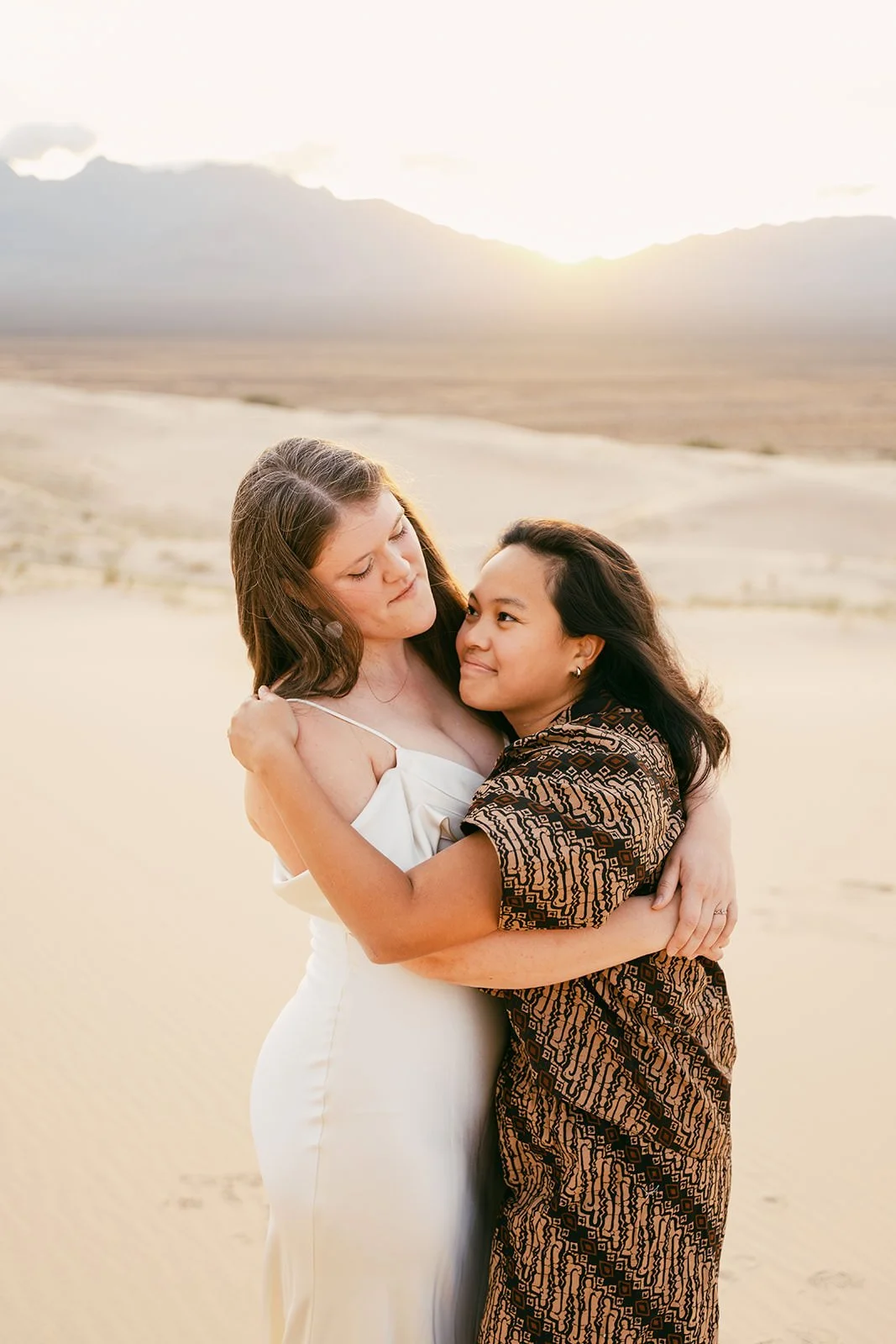 Faith&Alda-Mojave-Desert-Dunes-32_websize.jpg