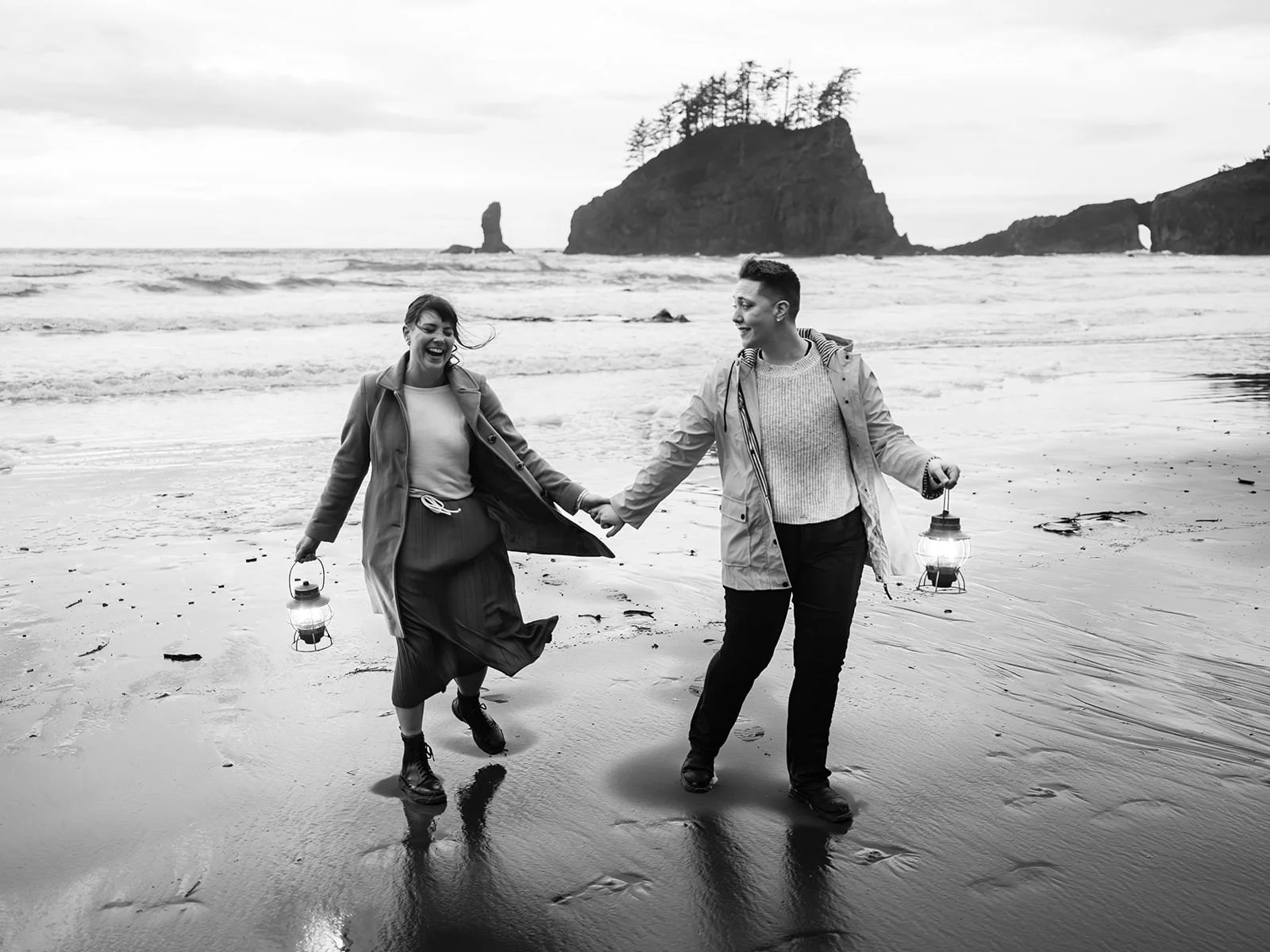 Liz&Emily_SecondBeach-214.jpg