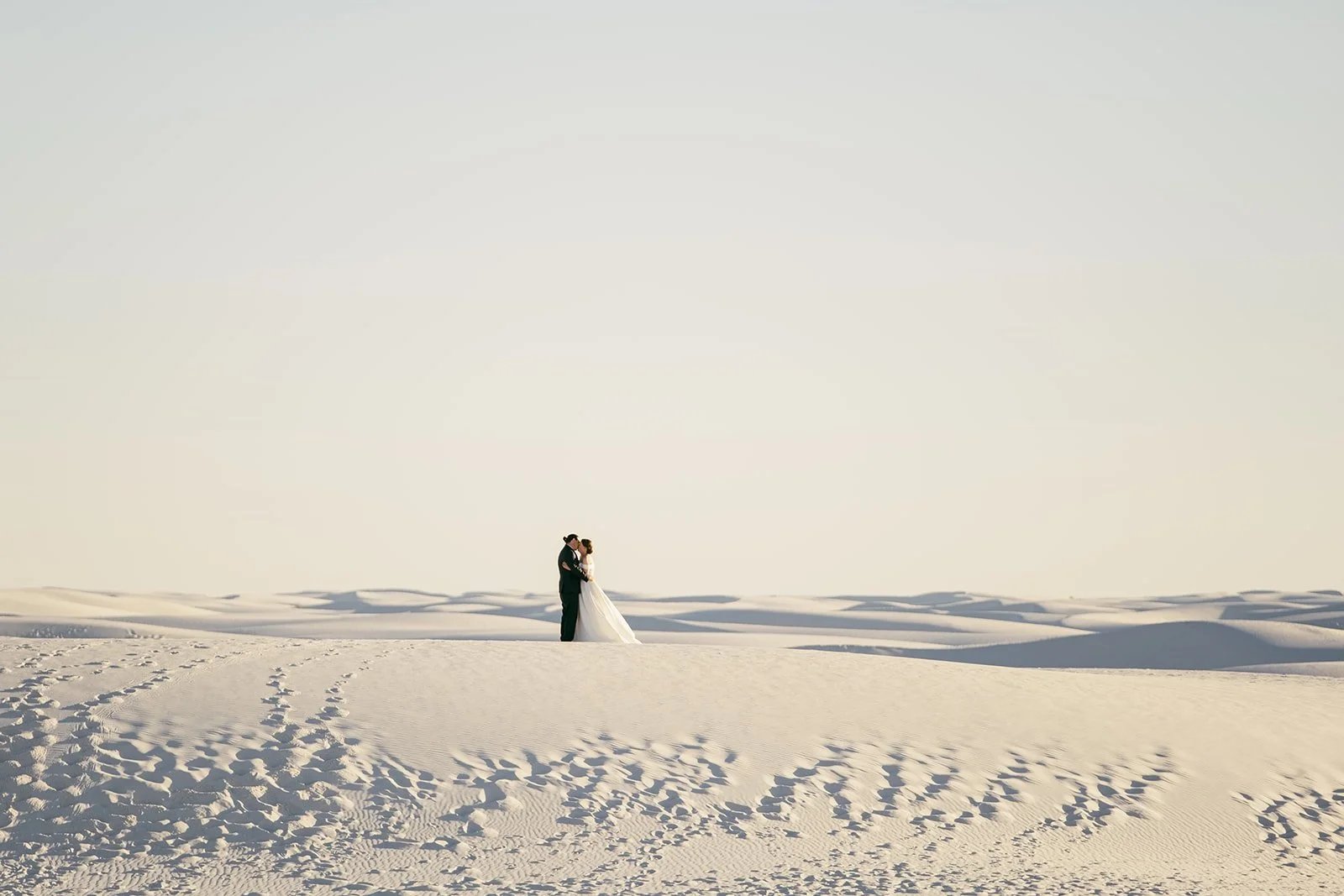 Bronte+David-White-Sands-Elopement-7.jpg